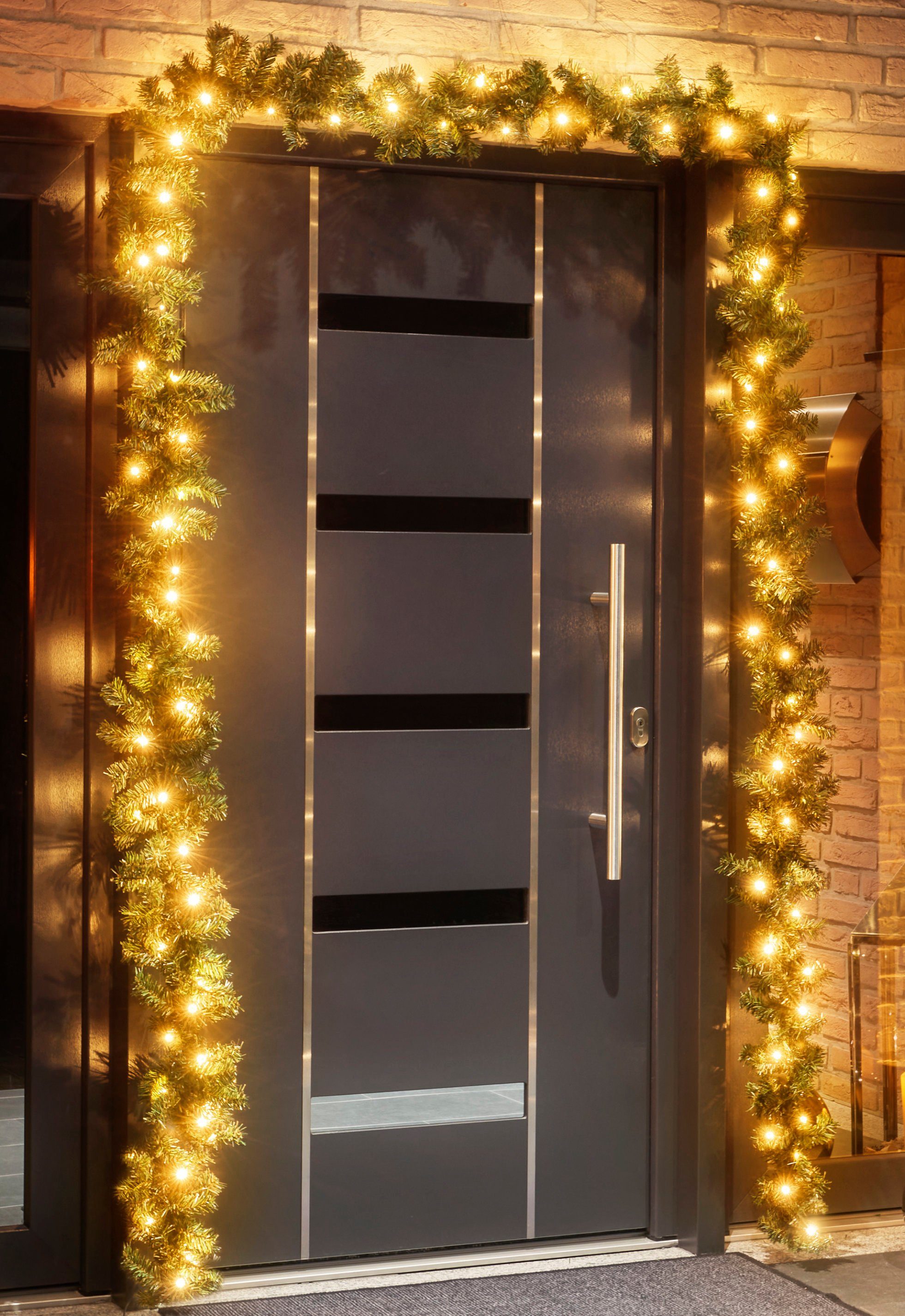Kunstgirlande 5 Meter Tannengirlande mit 80er LED Lichterkette beleuchtet  für Innen- und Außen Tanne, BONETTI, künstlich, warm-weiß beleuchtet,  flexibel ausrichtbar, erweiterbar