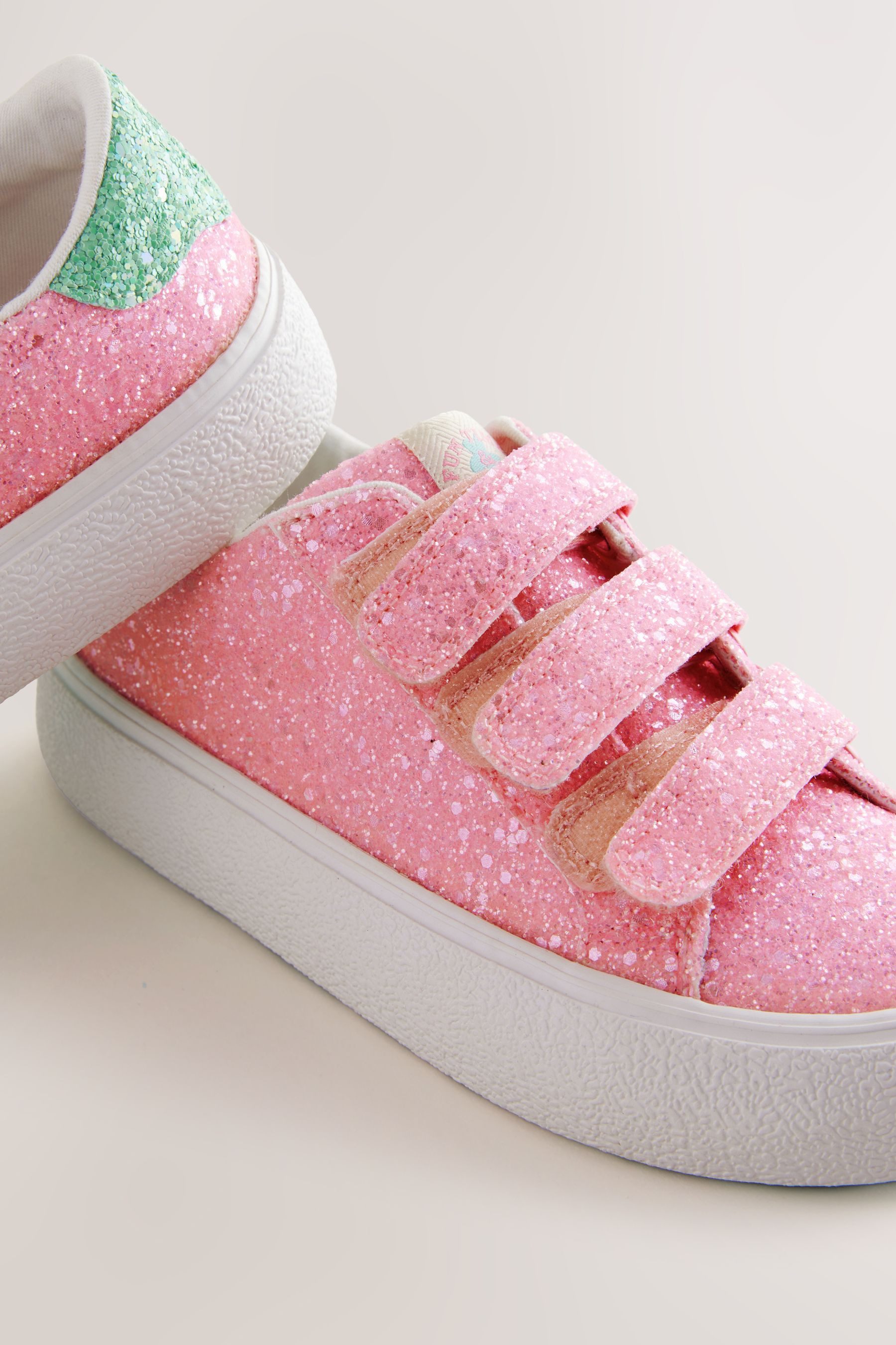 Next Sneakers mit Klettverschluss - Breite Passform Sneaker (1-tlg)