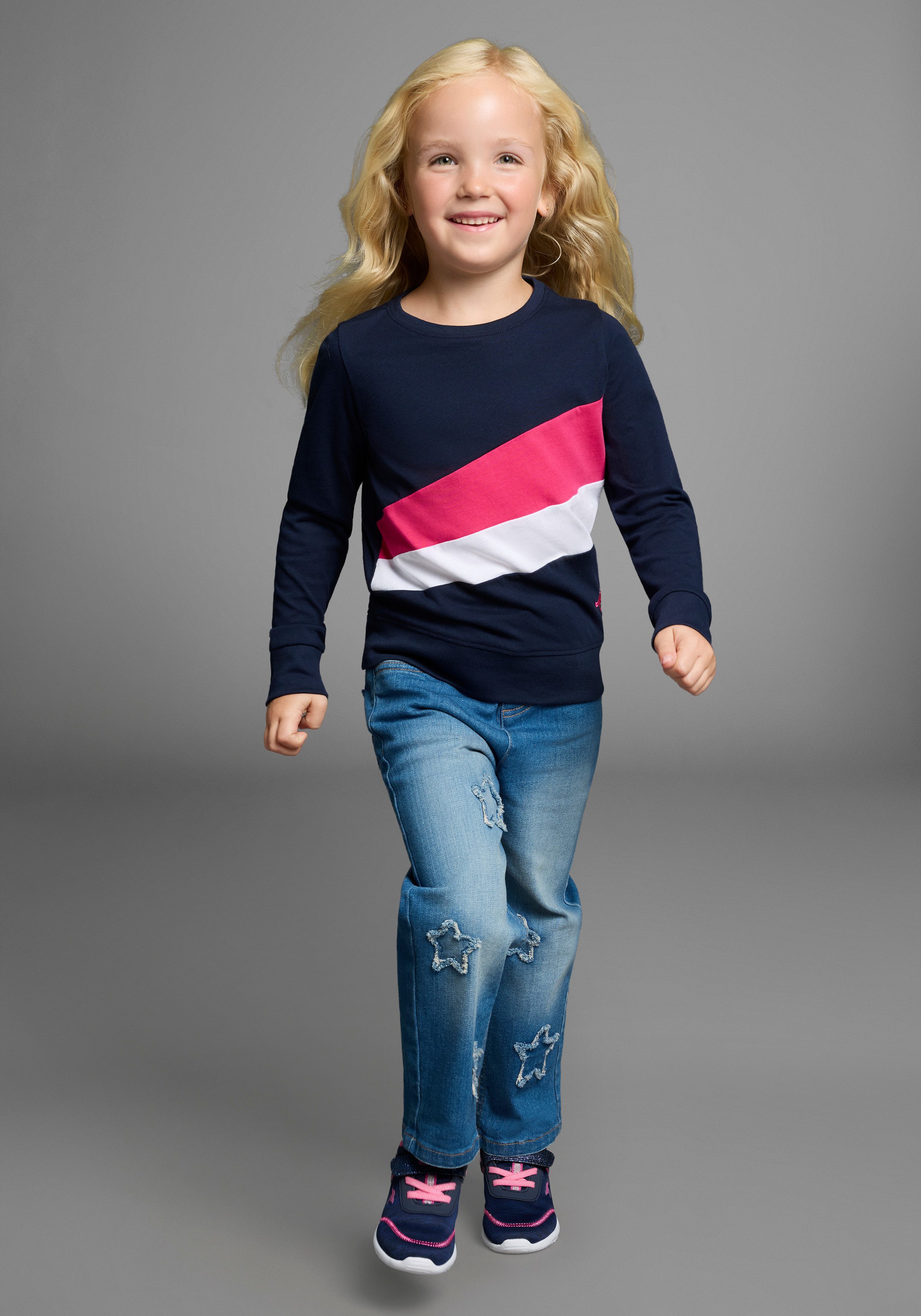 KangaROOS Langarmshirt mit Einsätzen für kleine Mädchen Shirt mit modischen Einsätzen und Logo-Stickerei – Bild 4 von 5