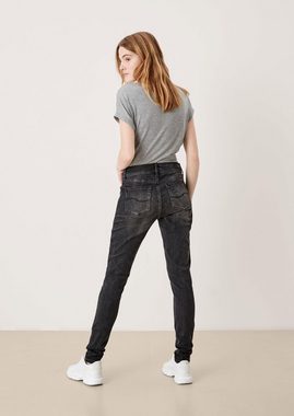 QS Stoffhose Jeans Sadie / Skinny Fit / Mid Rise / Skinny Leg Leder-Patch, Waschung
