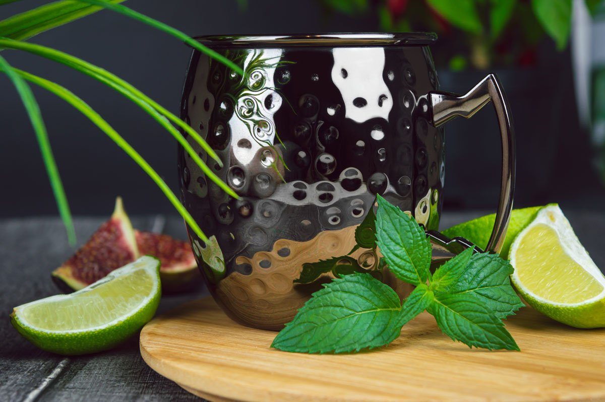 Sendez Cocktailglas 2 x Schwarze Moscow Mule Becher 500 ml Moskau Mule Cocktailkrug
