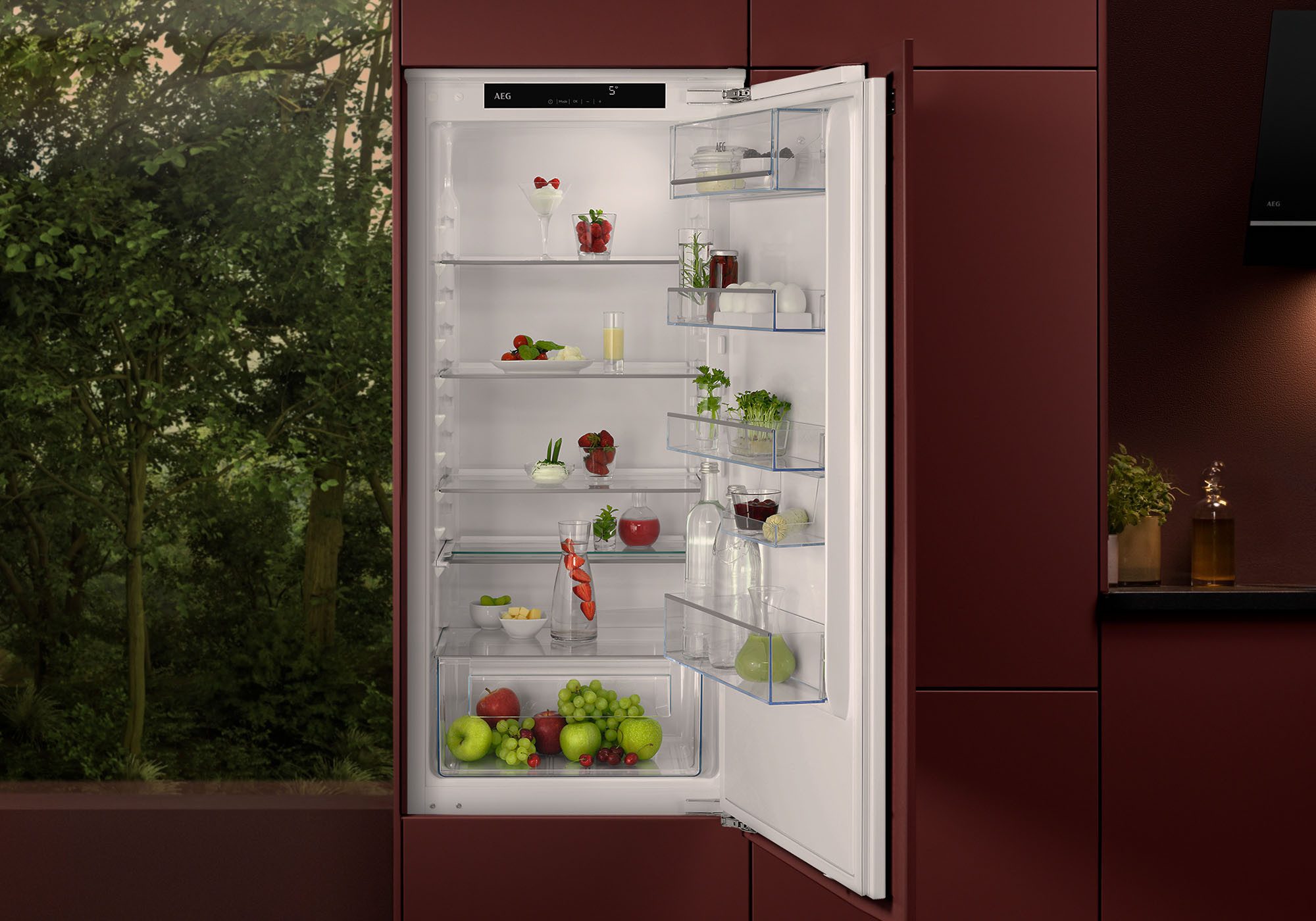 AEG Einbaukühlgefrierkombination Serie 5000 TSK5O12WDF, 121,8 cm hoch, 54,8 cm breit, 182 L, LowFrost-weniger Eisbildung, variable Glasablagen, Festtür
