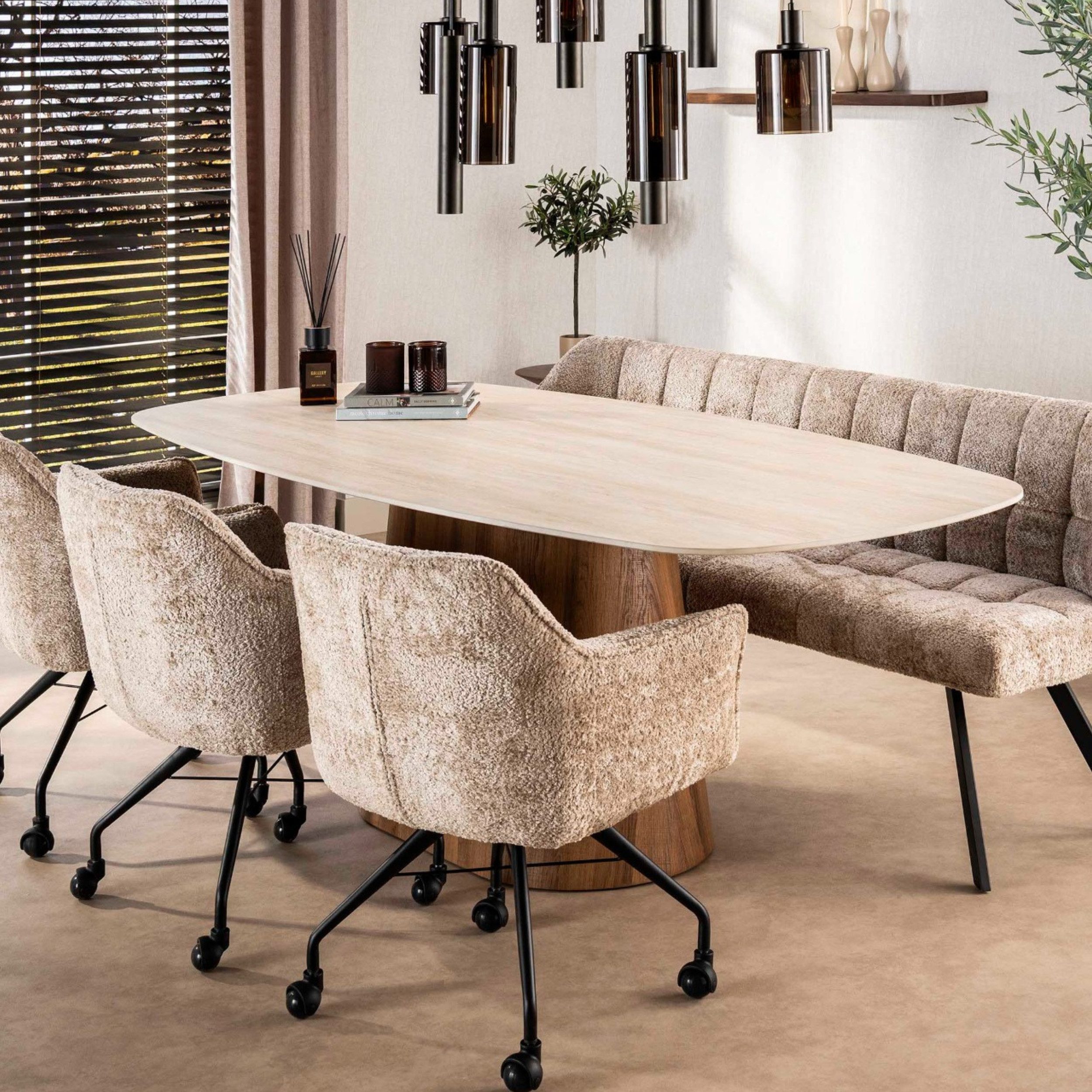 alesvelt Esstisch TIZIANO CENTRO Dänisch-Ovaler Keramiktisch mit Säulenfuß (1-Tisch), 215x105x77h cm Keramik Travertin-Design Eichenoptik