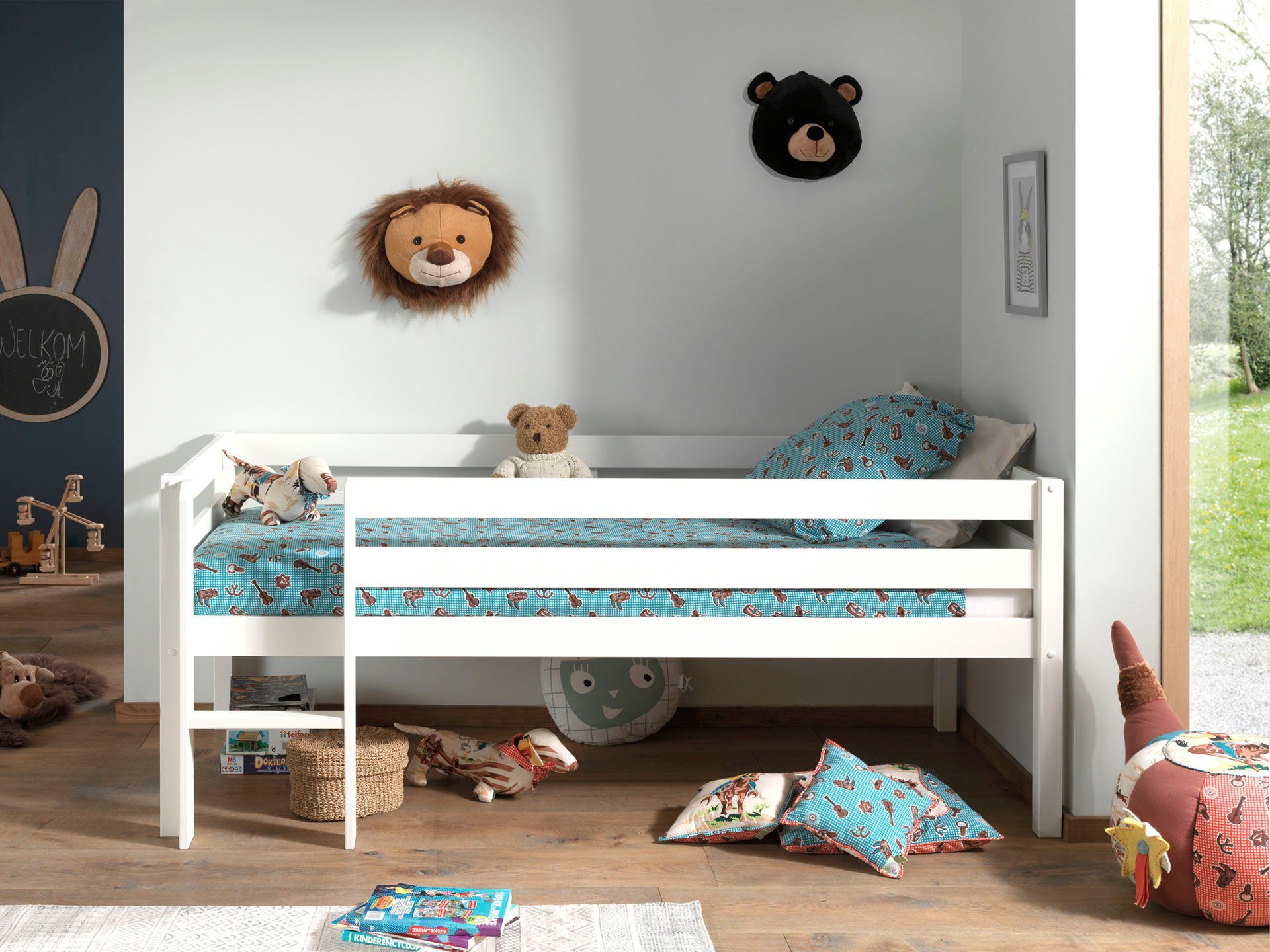 Vipack Spielbett Pino, Kiefer massiv, Liegefläche 90/200, Made in Europe (inkl. Leiter, Absturzschutz, 2 Farben zur Auswahl), inkl. Rolllattenrost, wahlweise mit oder ohne Rutsche