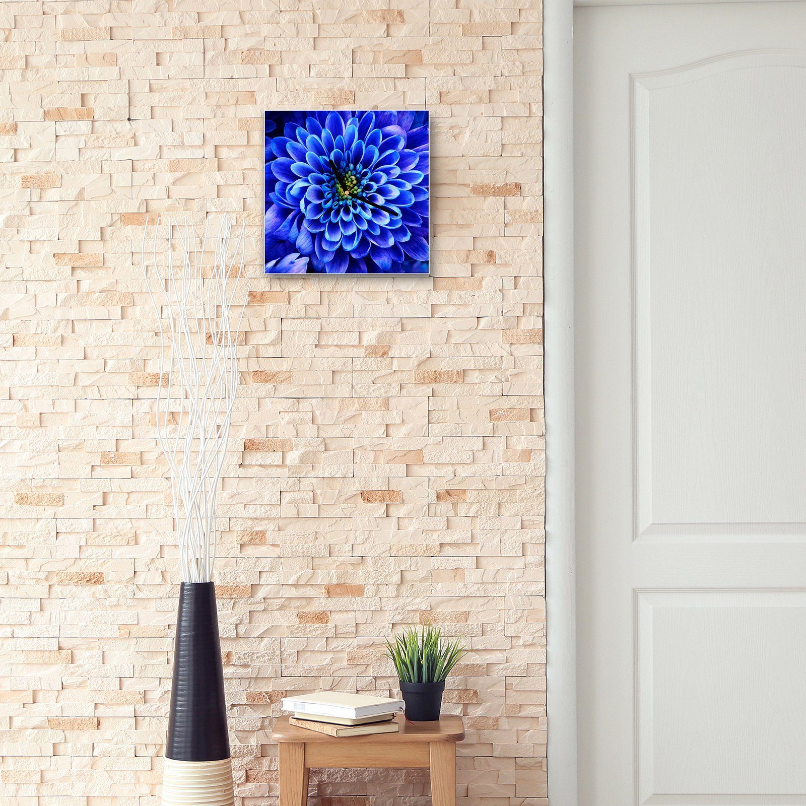von Wanduhr 30 Glasuhr Wandkunst cm Blaue Nahemn Wanduhr Größe Motiv Primedeco x 30 Blume mit