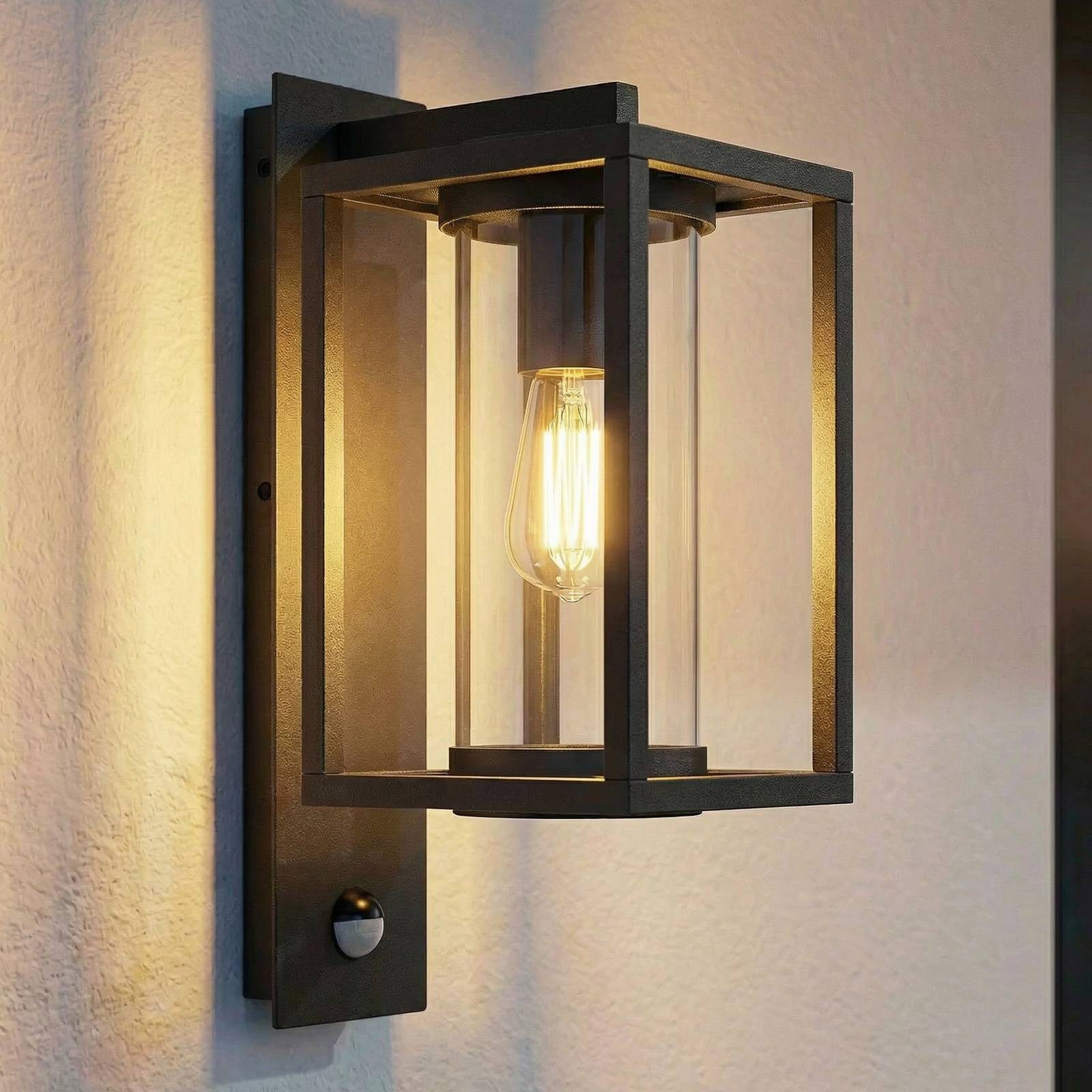 Lucande Außen-Wandleuchte Ferda, Metall, Schwarz IP44mit Bewegungsmelder, 1 x 15 W LED