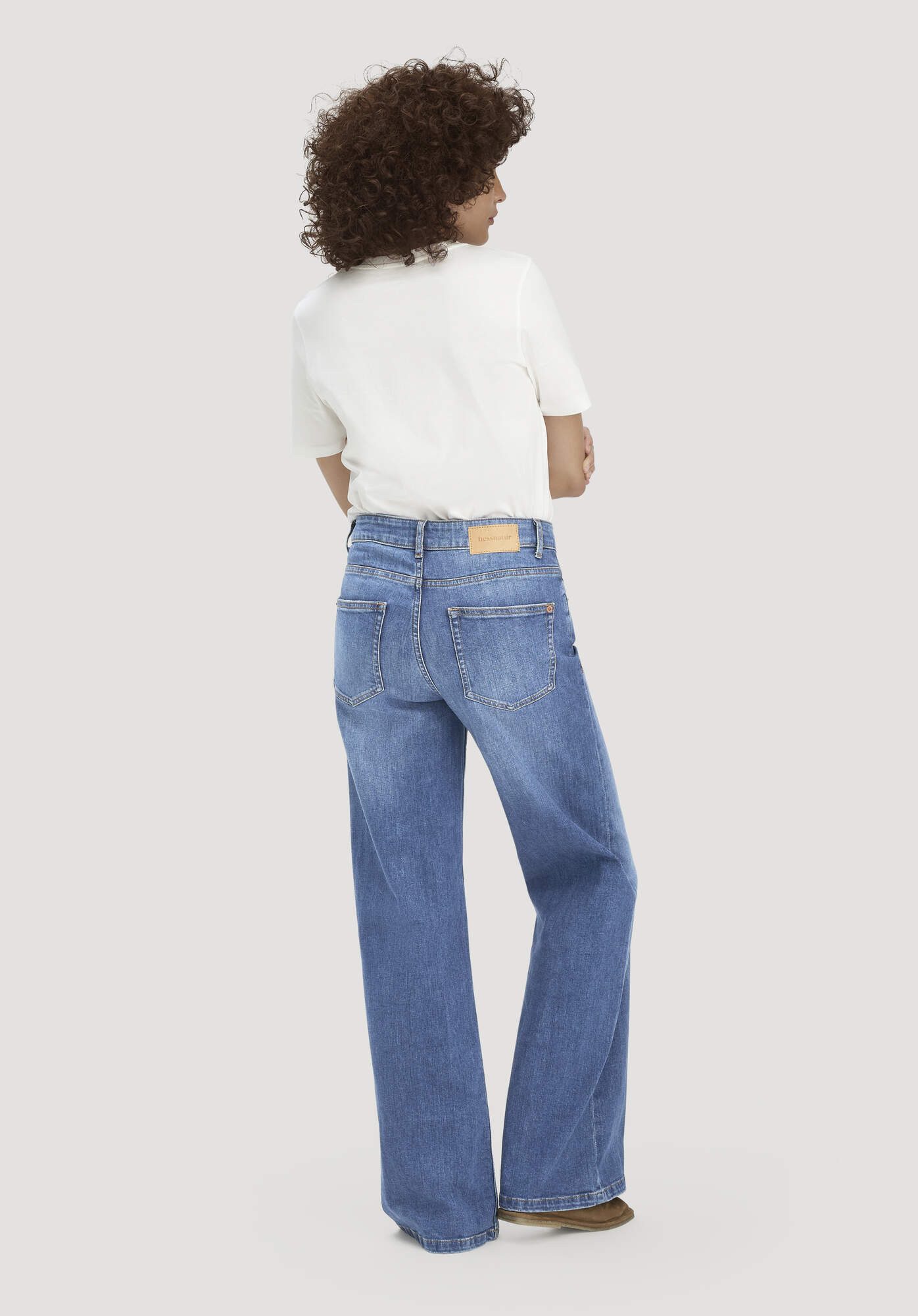 Hessnatur Bequeme Jeans ALVA High Rise Wide Leg aus Bio-Denim (1-tlg) ALVA High Rise Wide Leg aus Bio-Denim