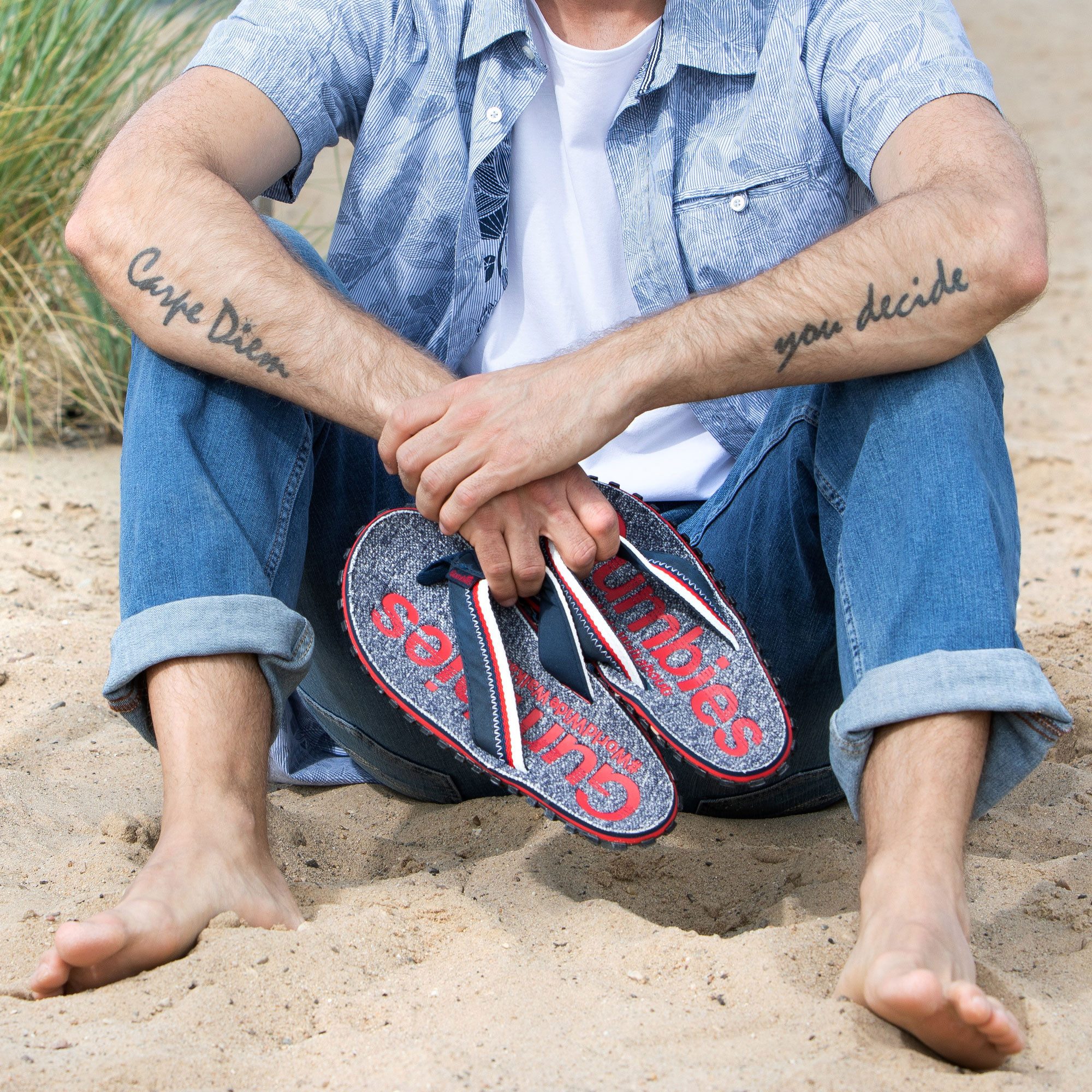 Gumbies Cairns in Red T-Strap-Zehentrenner Hergestellt aus recycelten Materialien