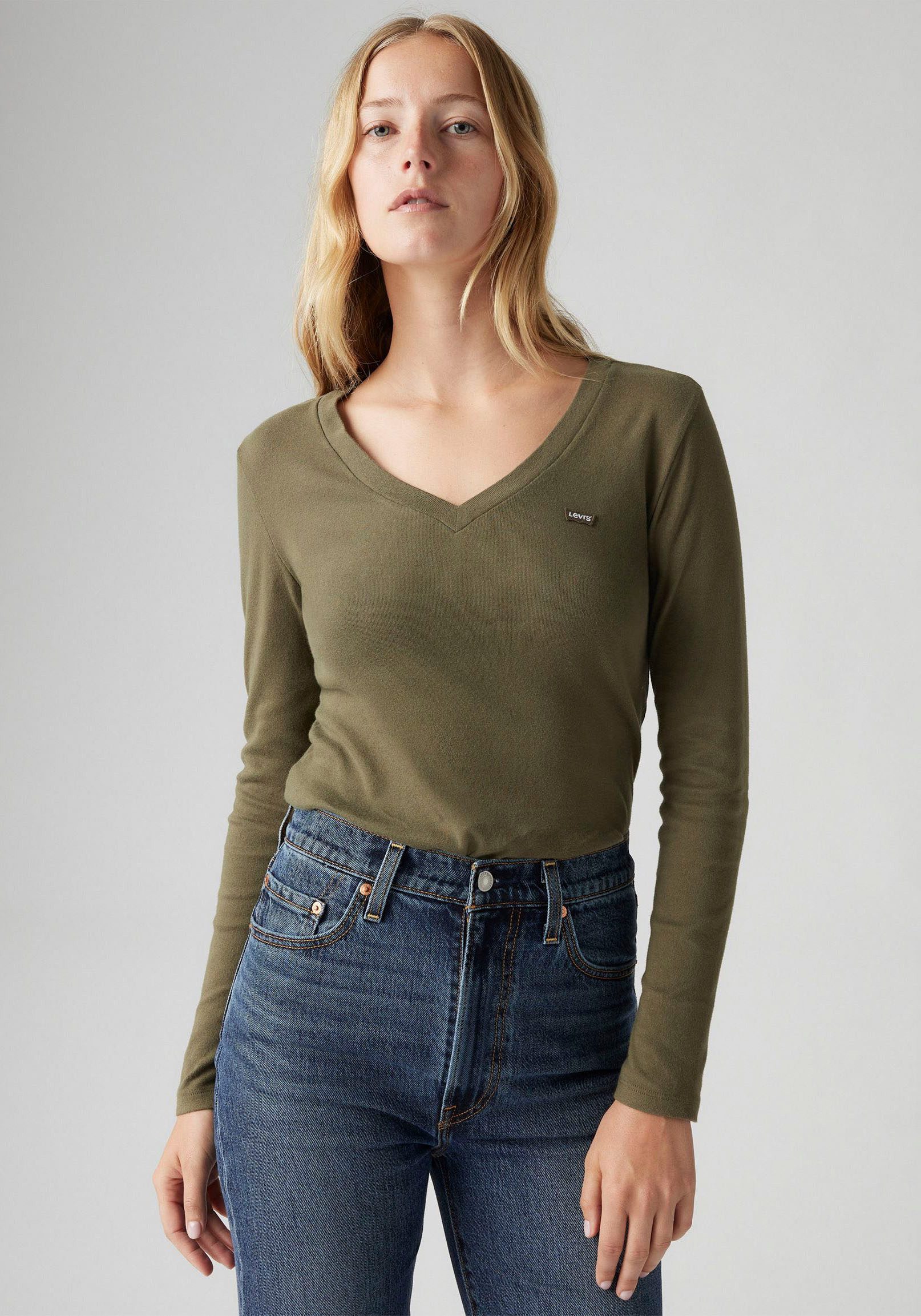 Levi's® Langarmshirt ESSENTIAL HM LS VNECK mit Logo Stickerei günstig online kaufen