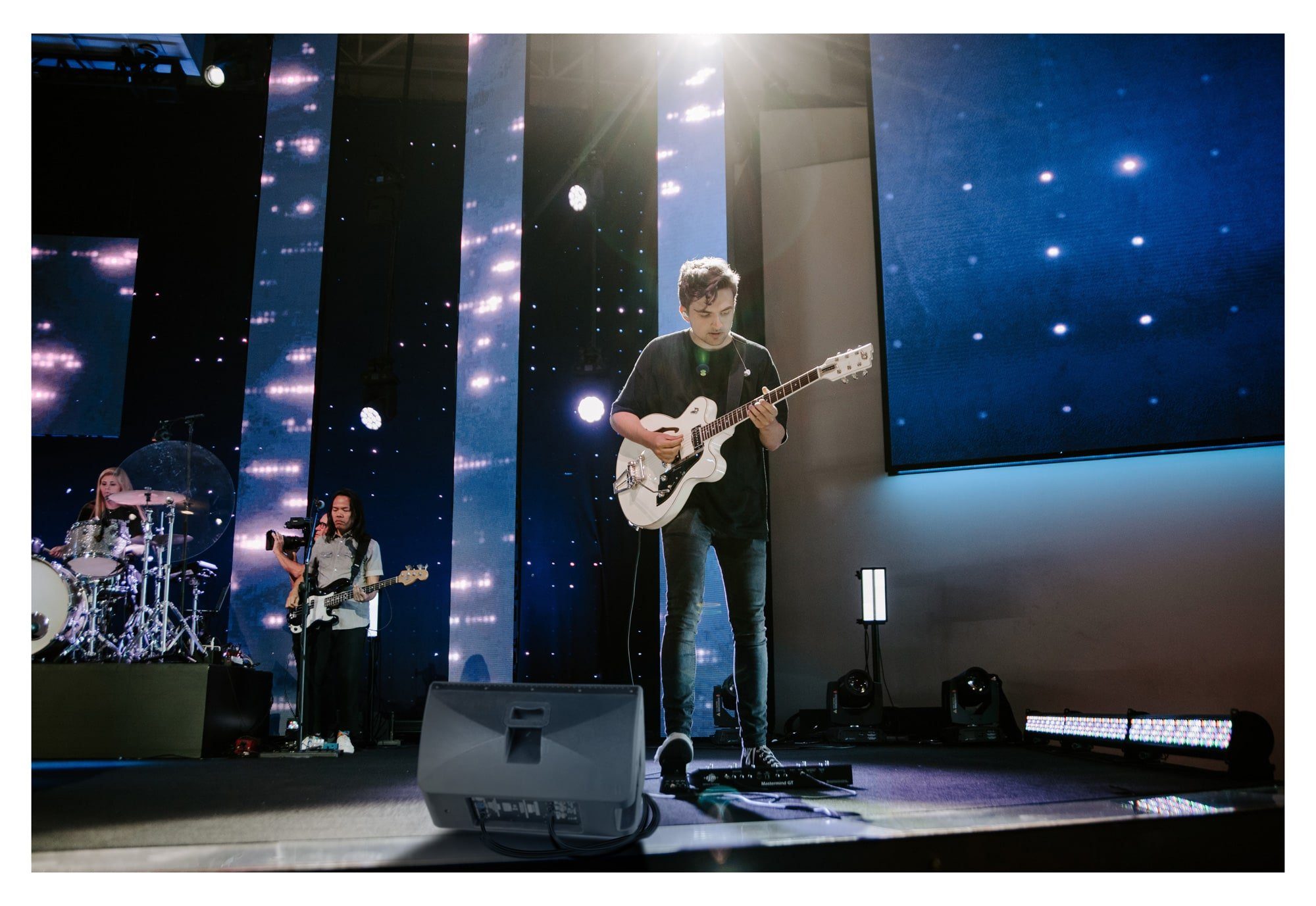 Pronomic C-215 MA - Aktive 2-Wege Bi-Amp Box Stereo Set Lautsprecher 2.0 (Bluetooth, 500 W, mit 2 Kanälen - 15 zoll Woofer - DSP-Presets inkl. Stative)