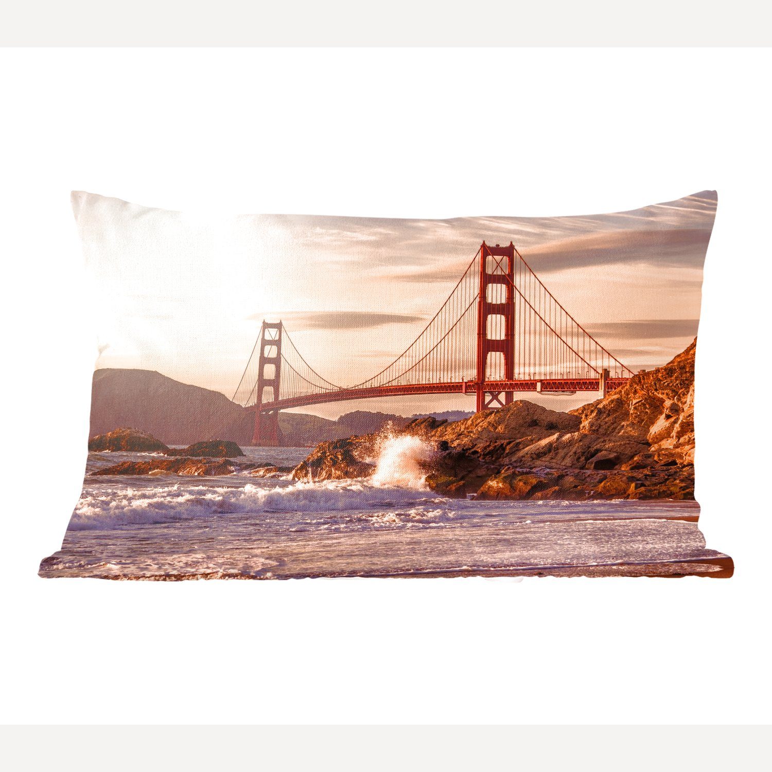 MuchoWow Dekokissen Golden Gate Bridge mit wilden Wellen, die an die Felsen in San, Wohzimmer Dekoration, Zierkissen, Dekokissen mit Füllung, Schlafzimmer