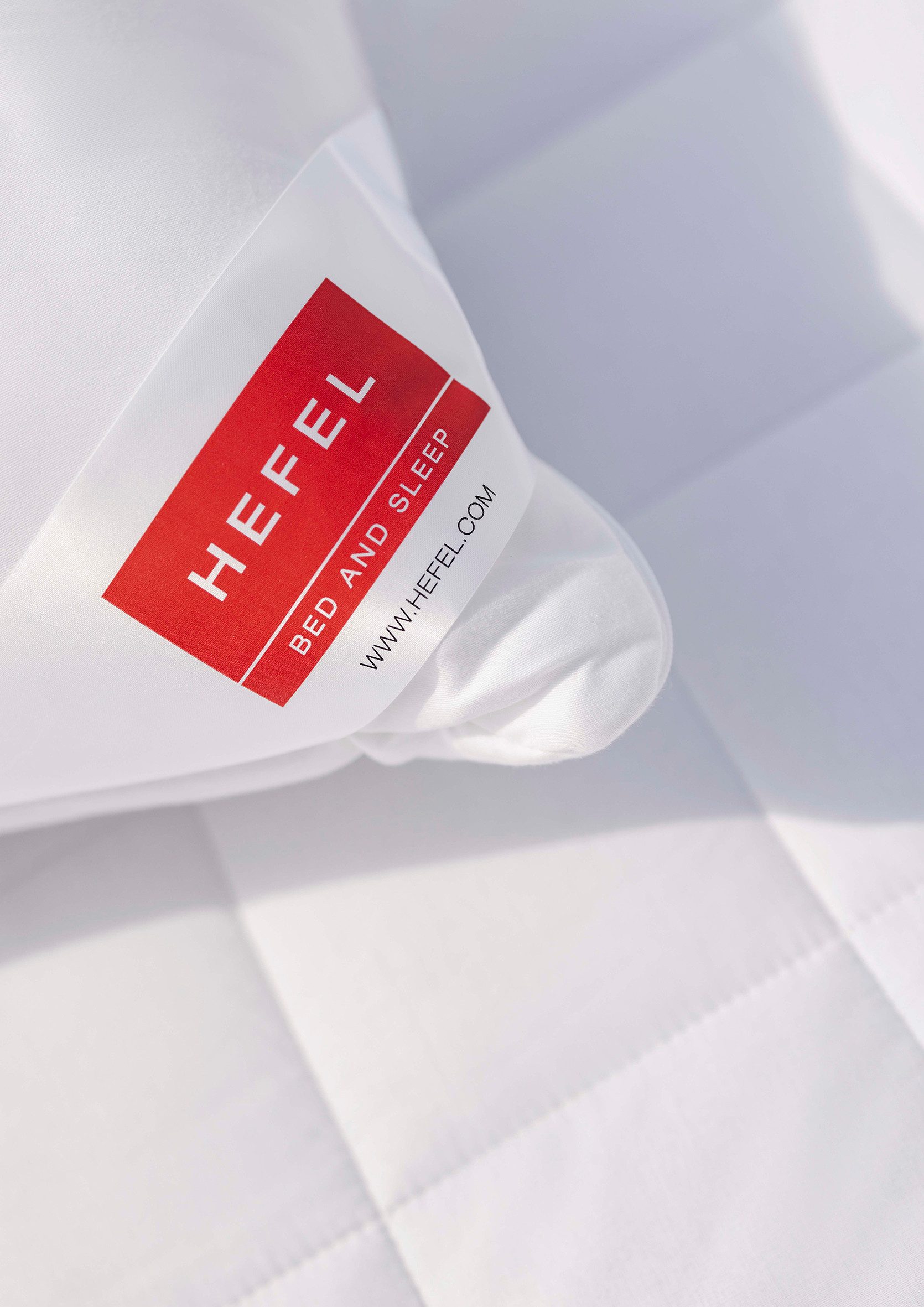 Hefel Naturfaserbettdecke Wellness Retreat, Füllung: 30% CELLIANT-Viskose / 70% Lyocell (Tencel), Bezug: 100% Baumwolle, Bettdecke extraleicht oder normal, Made in Austria