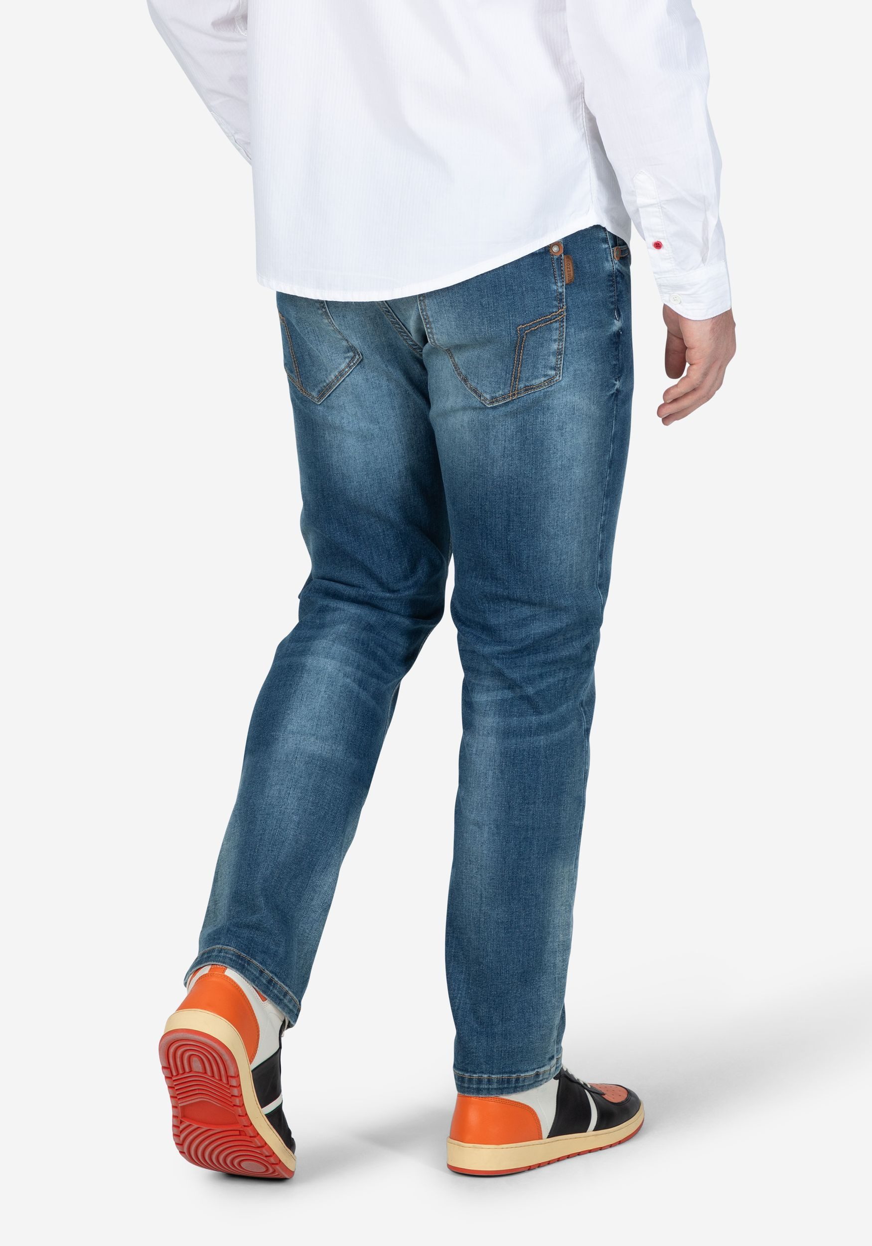 TIMEZONE Slim-fit-Jeans Lässiger Stil mit trendigem Look und Komfort für Recyceltes Material, Baumwolle nachhaltig unifarben elastisch