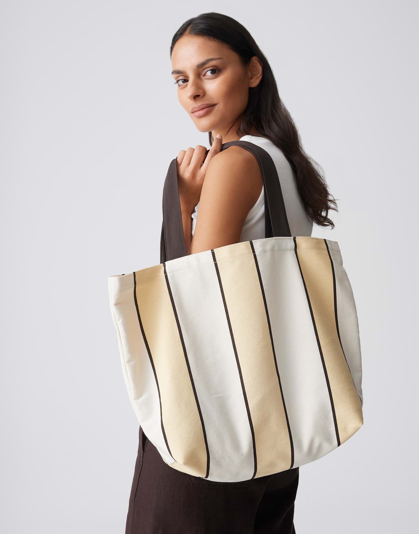 OPUS Shopper Anneca resort, Breite Träger sorgen für angenehmen Halt