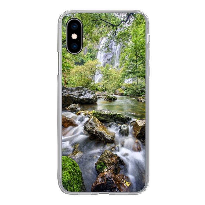 MuchoWow Handyhülle Der hohe Wasserfall stürzt im Klong-Lan-Nationalpark in Kaskaden über Handyhülle Apple iPhone X/10 Smartphone-Bumper Print Handy