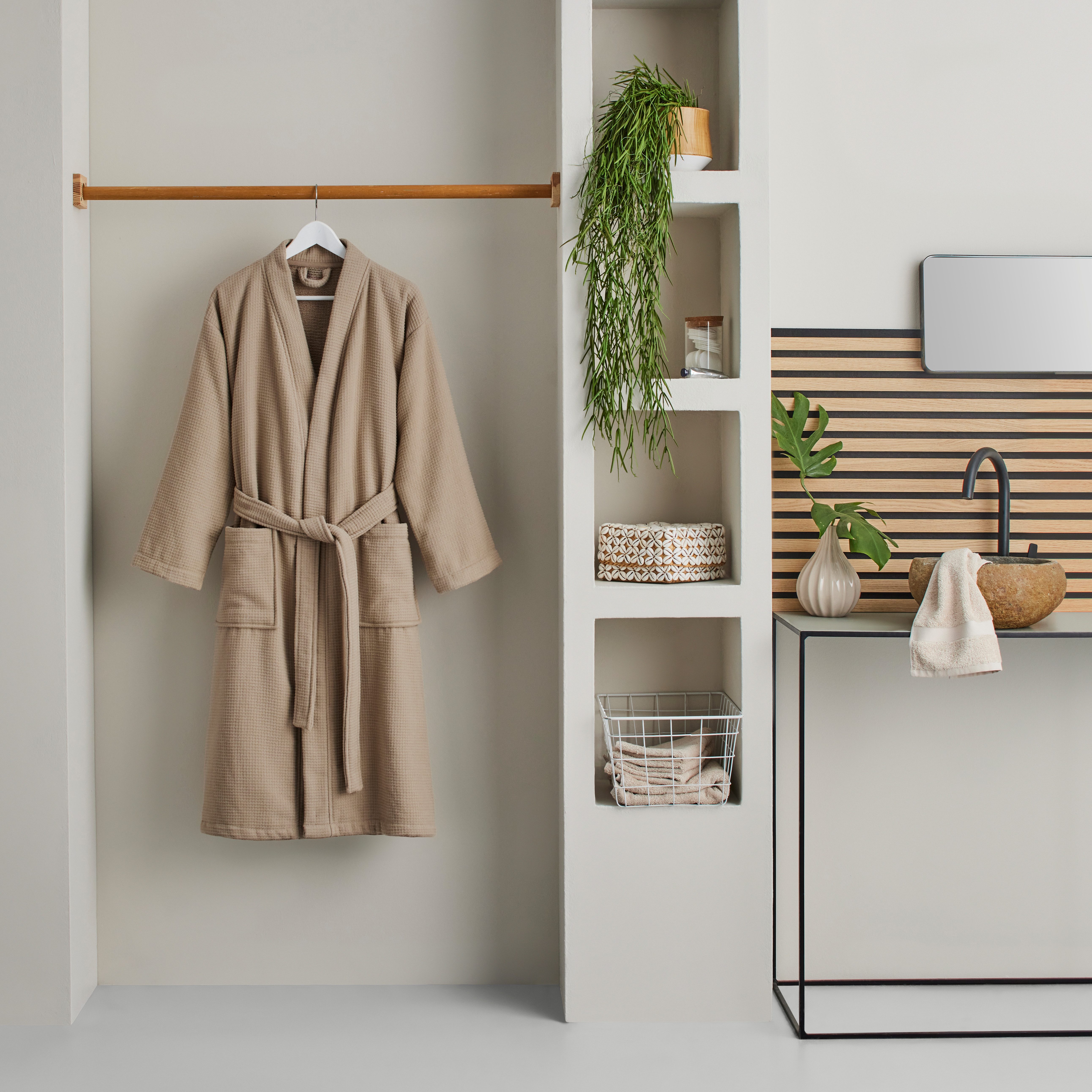 OTTO home Unisex-Bademantel Merida, Waffelpiqué, Premium Qualität, 500 g/m², Morgenmantel, Langform, Frottier, Kimono-Kragen, Gürtel, Hotelbademantel, dicke Qualität, S-2XL, auch ideal für Sauna & Spa