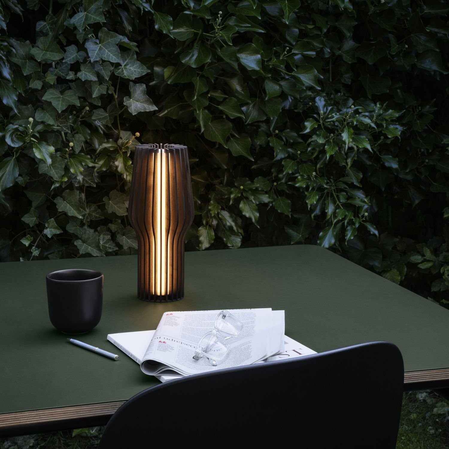 Eva Solo LED Tischleuchte Radiant Räuchereiche, Eichenholz