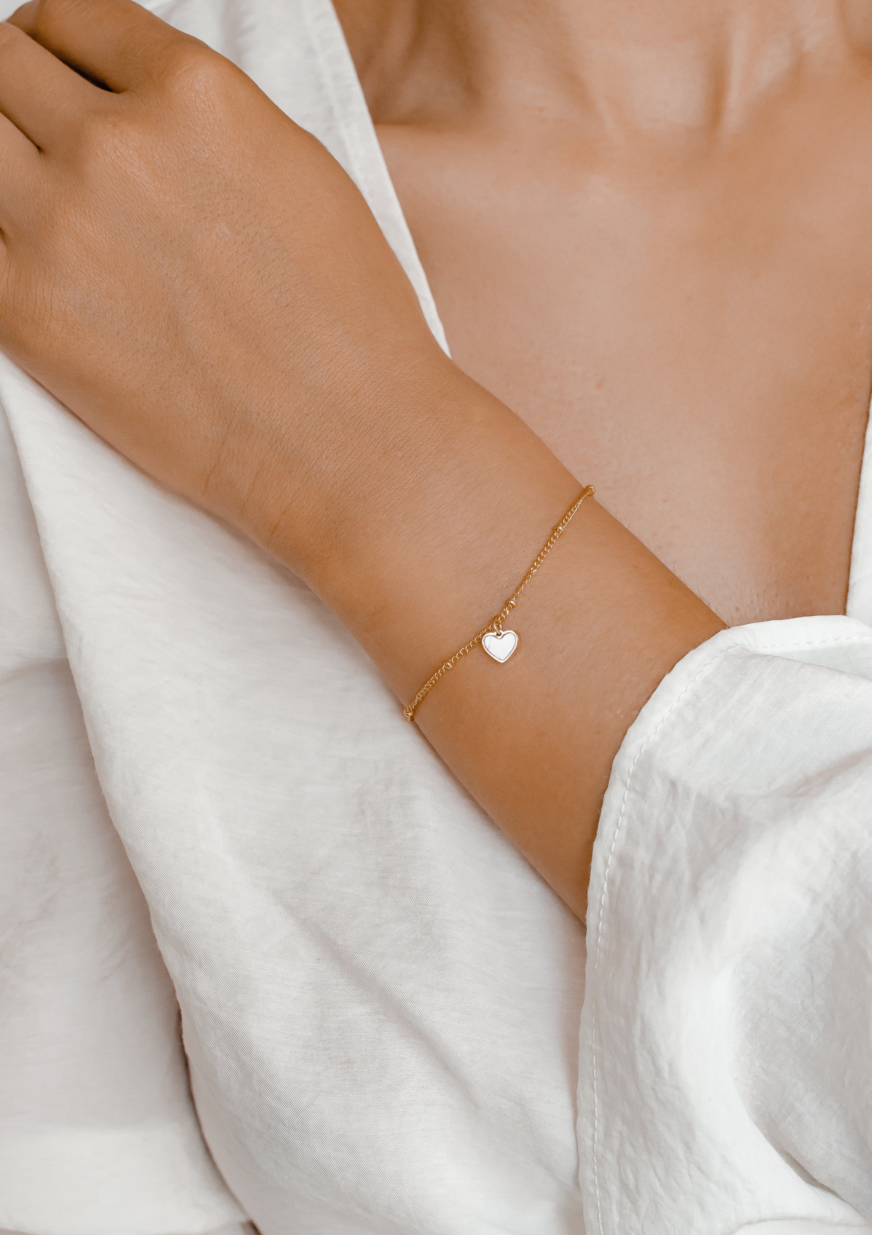 Hey Happiness Charm-Armband Perlmutt Herz, Damen Herz Muschelschale Armkett günstig online kaufen