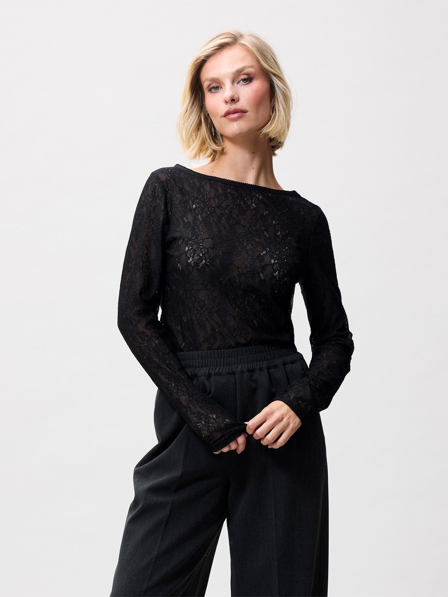 Catwalk Junkie Langarmshirt - Damenshirt in Unifarbe - Shirt mit feiner Spitzen-Optik