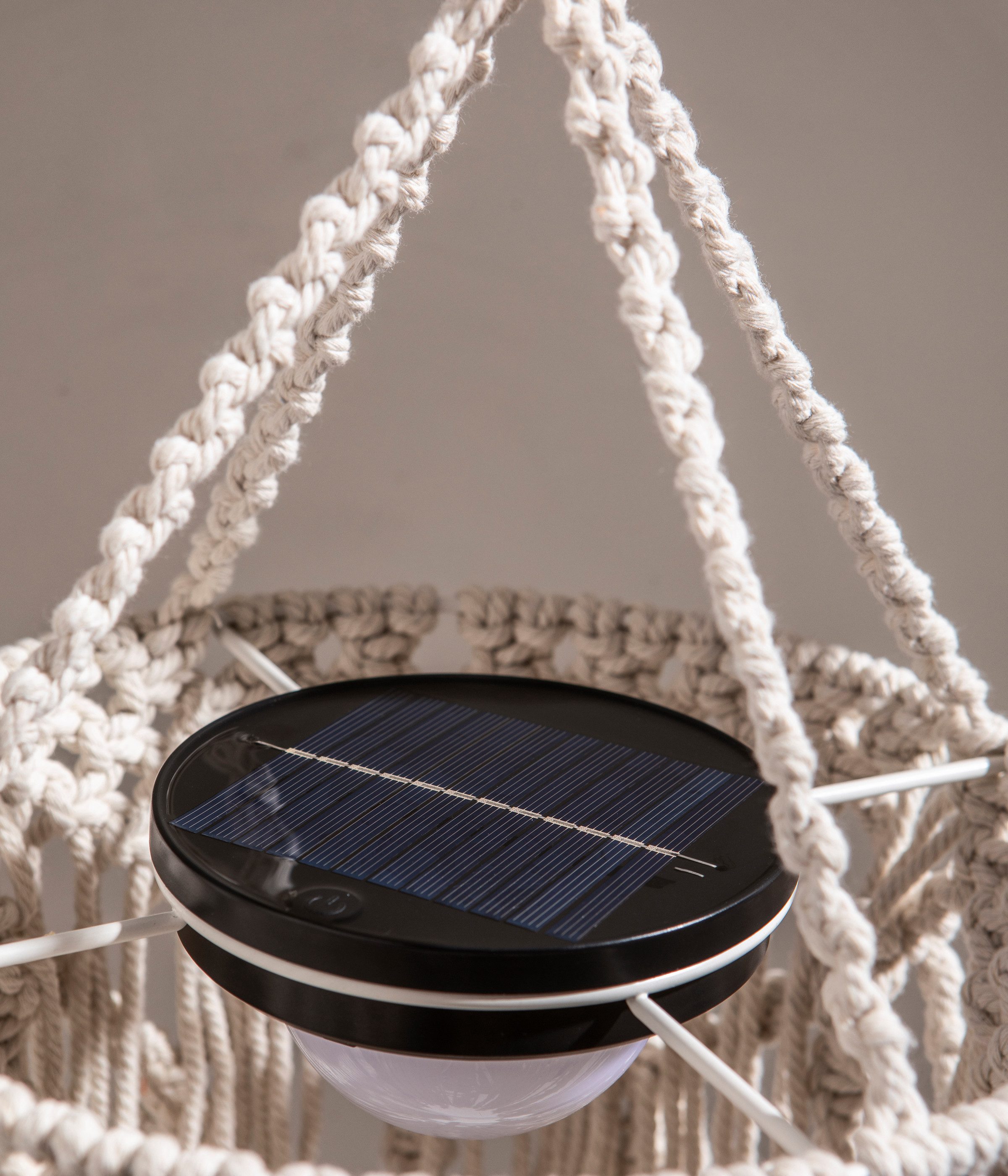 Dehner LED Solarleuchte Solar-Hängelampe Amara, warmweißes Licht, IP44, Ø 26 cm, Höhe 70 cm, Warmweiß, Gartenleuchte in Makramee-Optik, 6 Stunden Leuchtdauer
