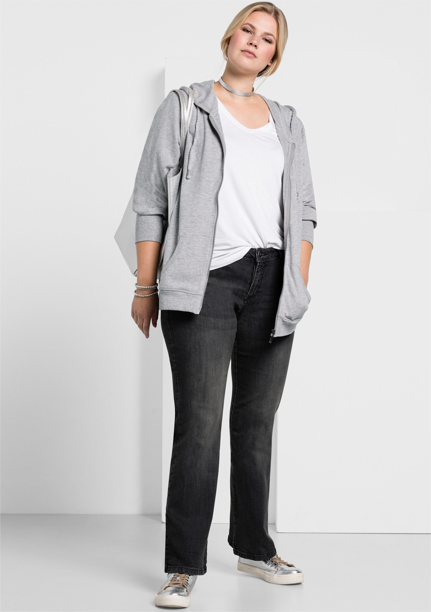 Sheego Bequeme Jeans Bootcut-Jeans . in 5-Pocket-Form, mit Used-Effekten günstig online kaufen