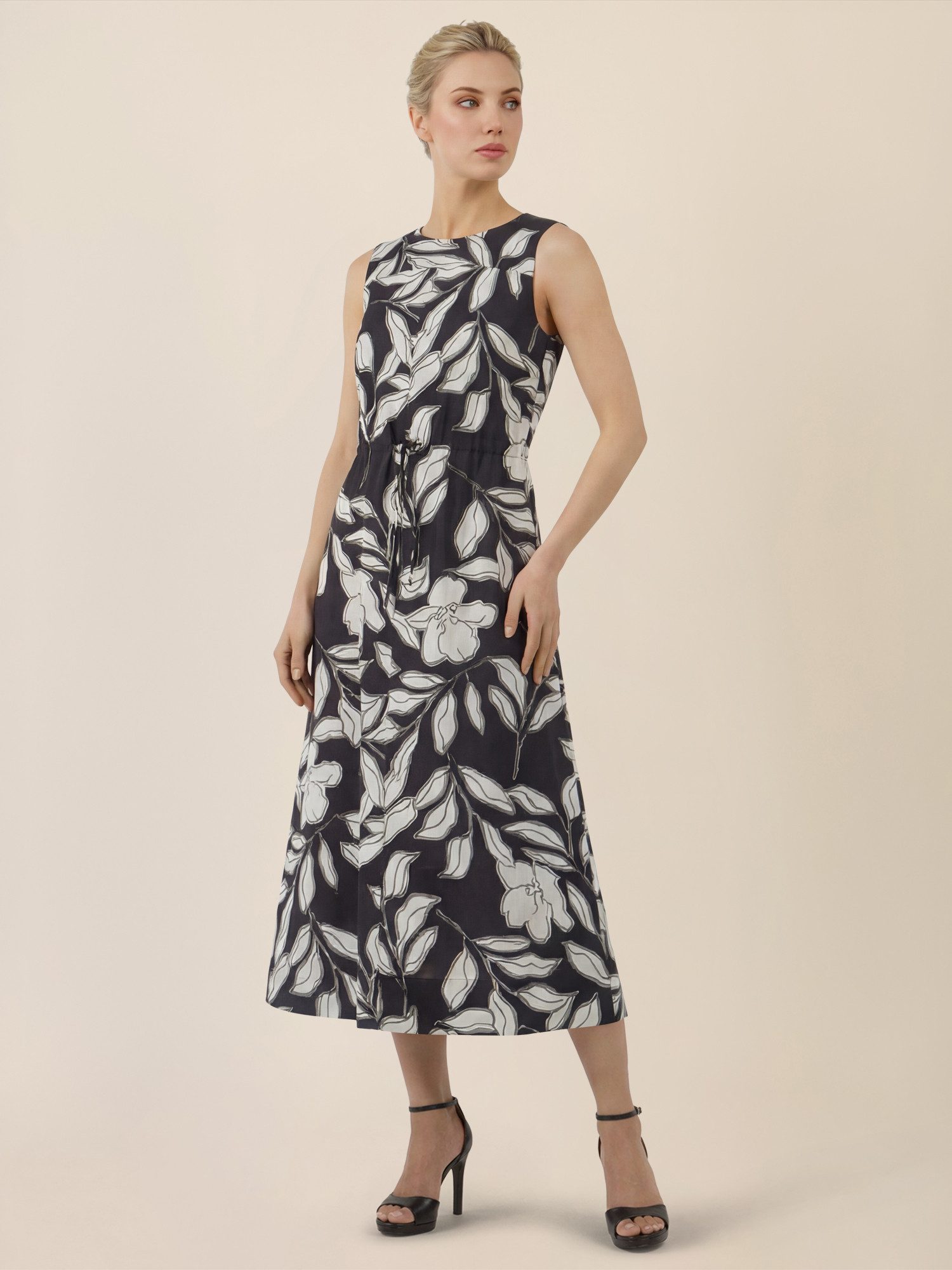Apart Midikleid mit floralem Grafikprint günstig online kaufen