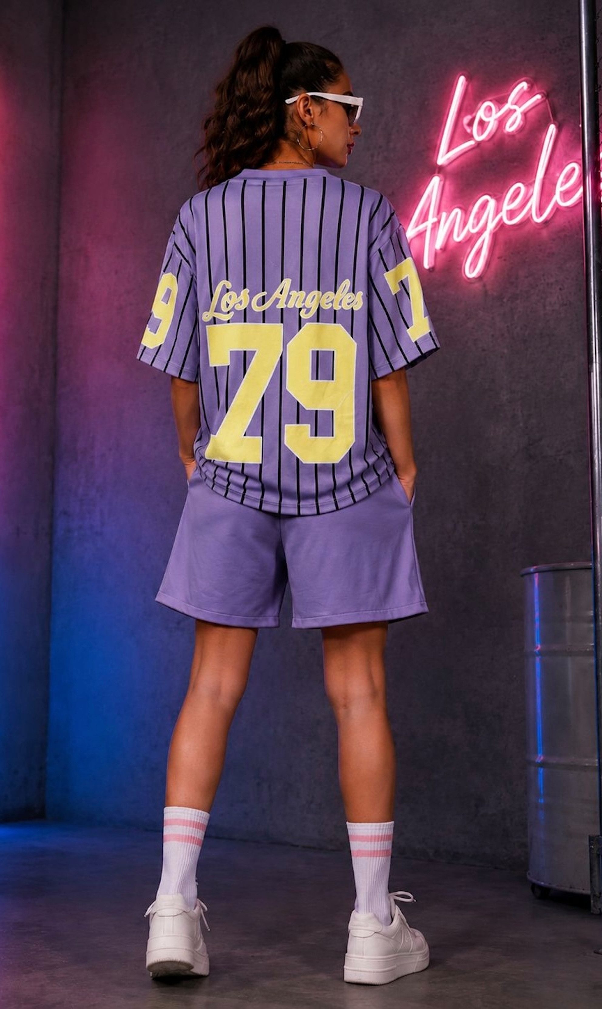 Worldclassca T-Shirt & Shorts Worldclassca 2tlg Oversize SET Shirt + Shorts Jogginganzug Los Angeles Neue Kollektion - Stilvolle und gemütliche Streetwear Mode für Damen