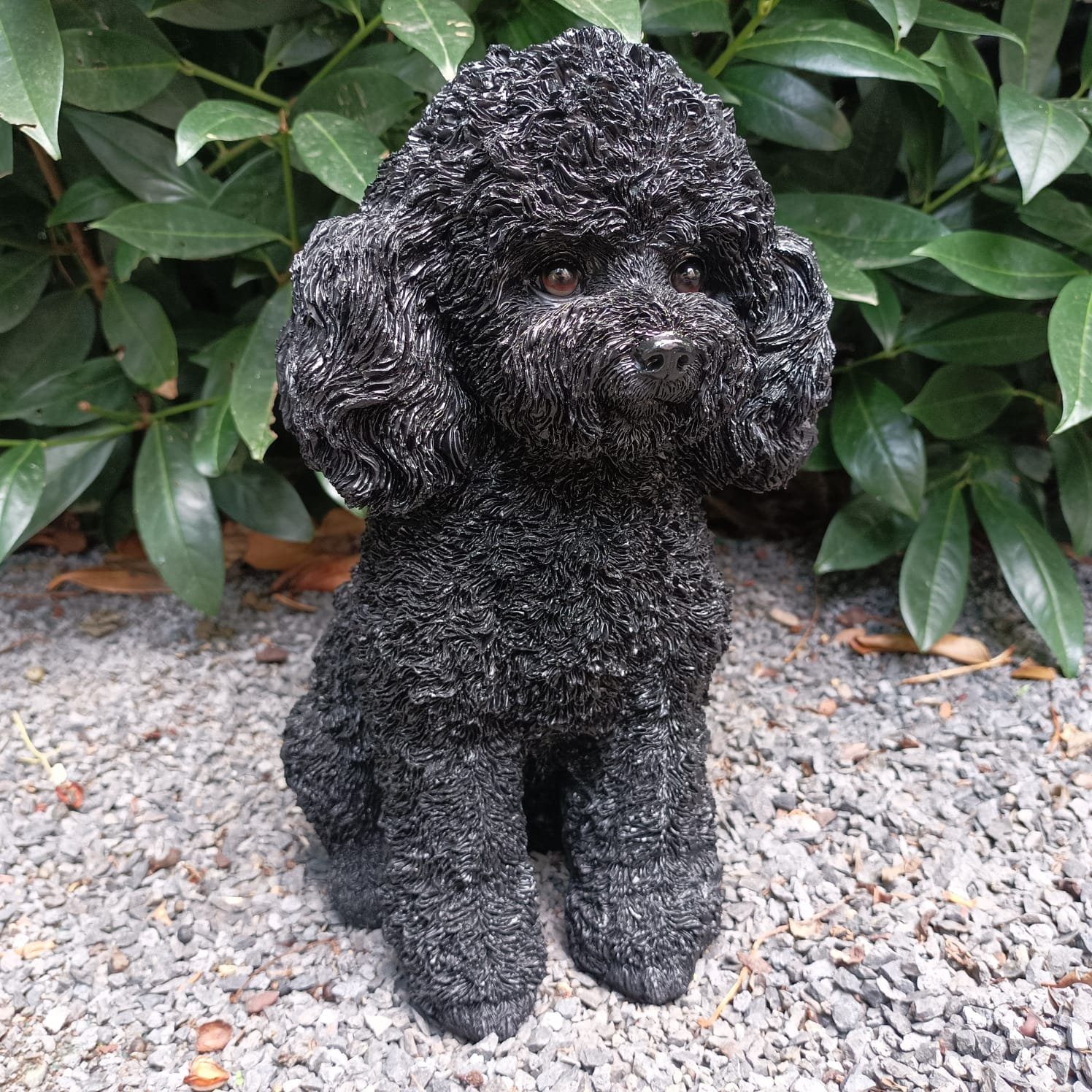Aspinaworld Gartenfigur schwarze Welpen Pudel Figur sitzt 27 cm, Figur für günstig online kaufen