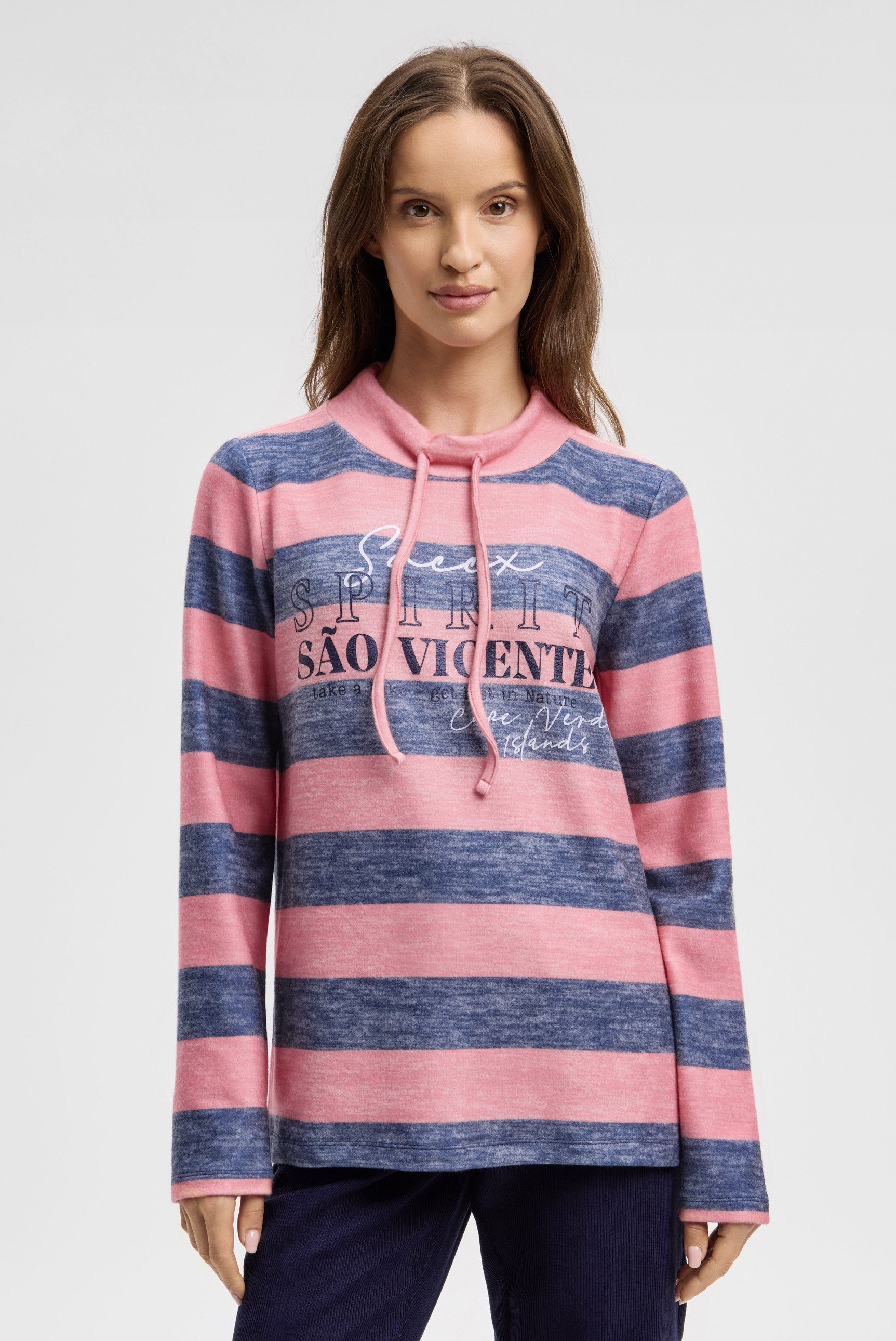 SOCCX Rundhalspullover aus Flauschstrick