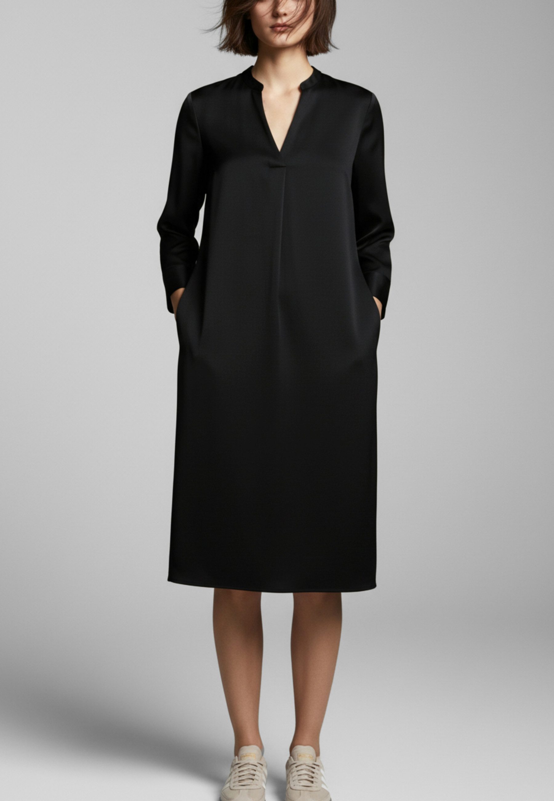 Andijamo-Fashion Midikleid SILENT GLOW moderne Silhouette, matte Satinqualität