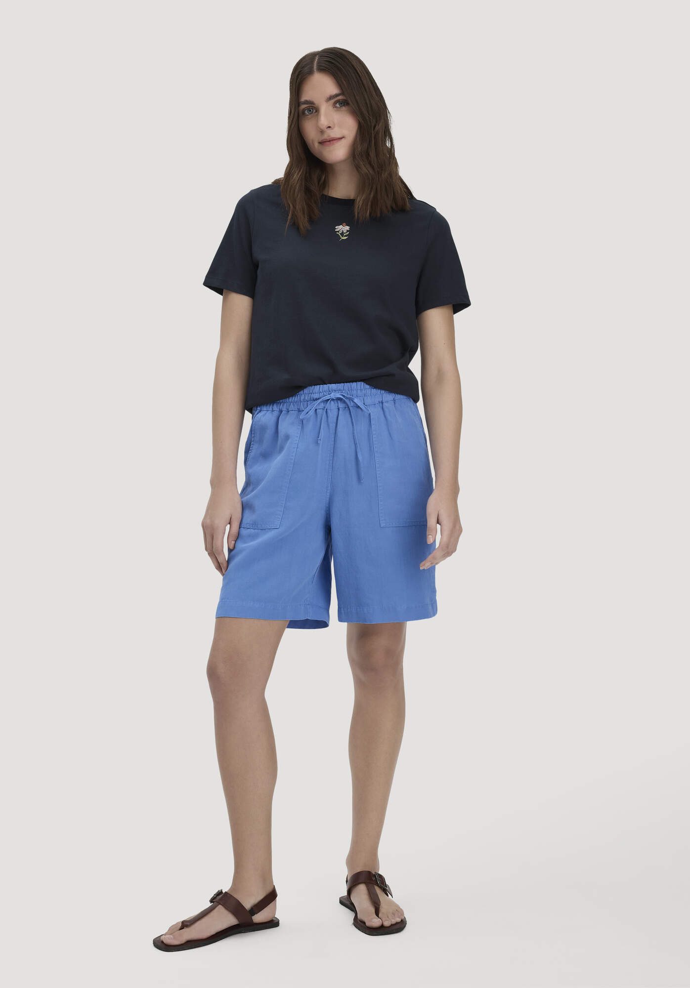 Hessnatur Shorts aus weichem TENCEL Lyocell mit Leinen (1-tlg)