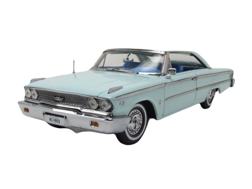 Modellauto Ford Galaxie 500 XL Hardtop 1963 hellblau