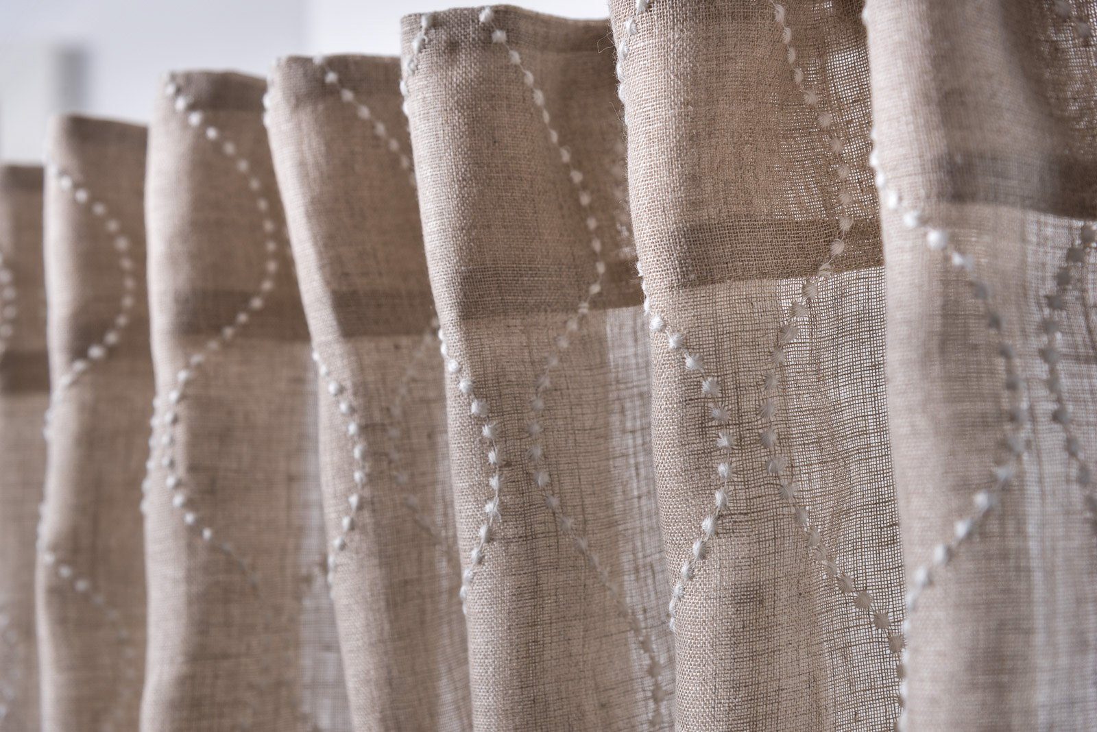 Vorhang Vorhang blickdicht 100% Leinen natur Wellenmuster, Indradanush, verdeckteSchlaufen (1 St), halbtransparent, verdeckte Schlaufen, geeignet für Gardinenstangen, 110 x 260 cm