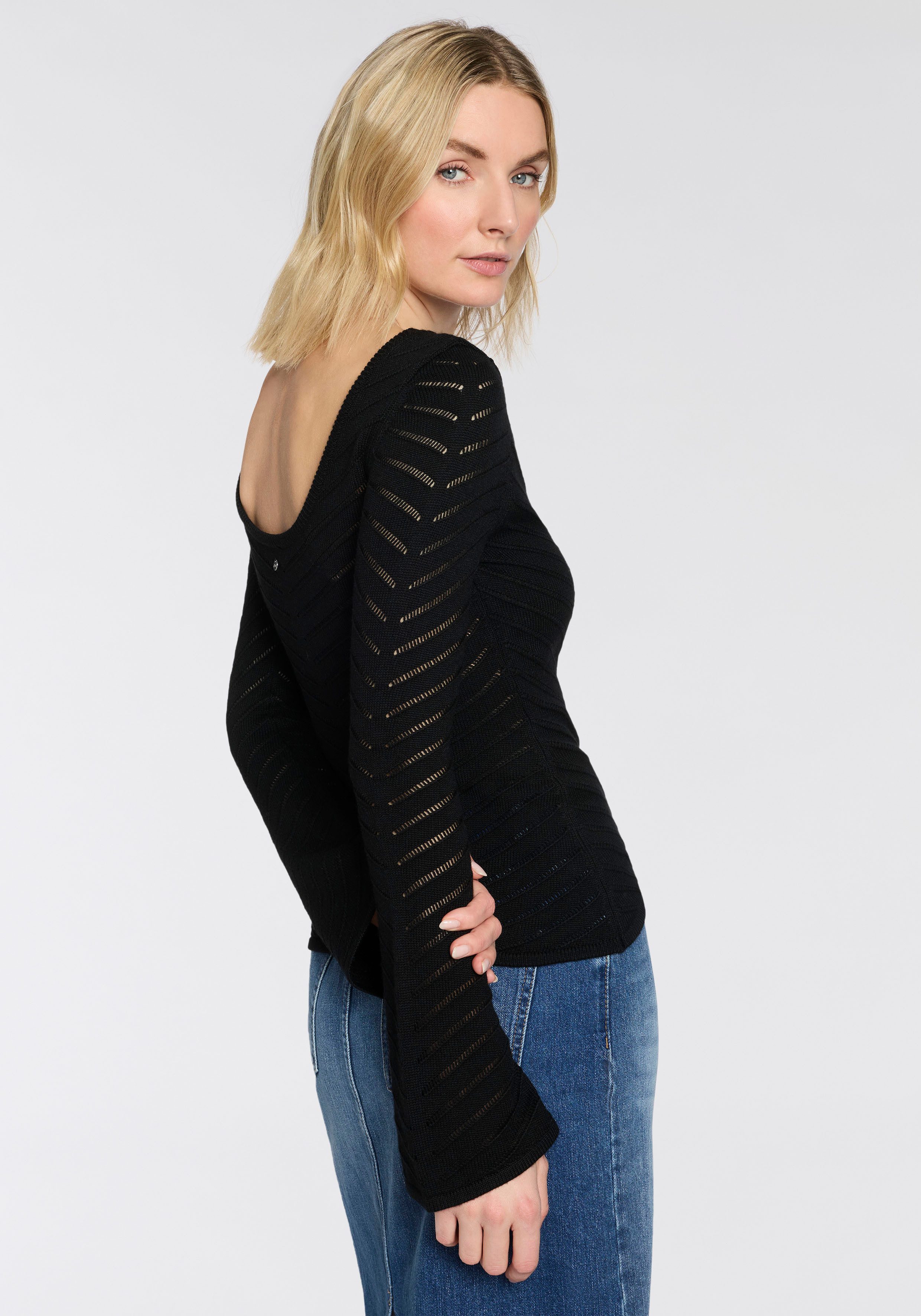 BOSS ORANGE Strickpullover Falonina Premium Damenmode mit feinem Lochstrickmuster in Zick-Zack Struktur