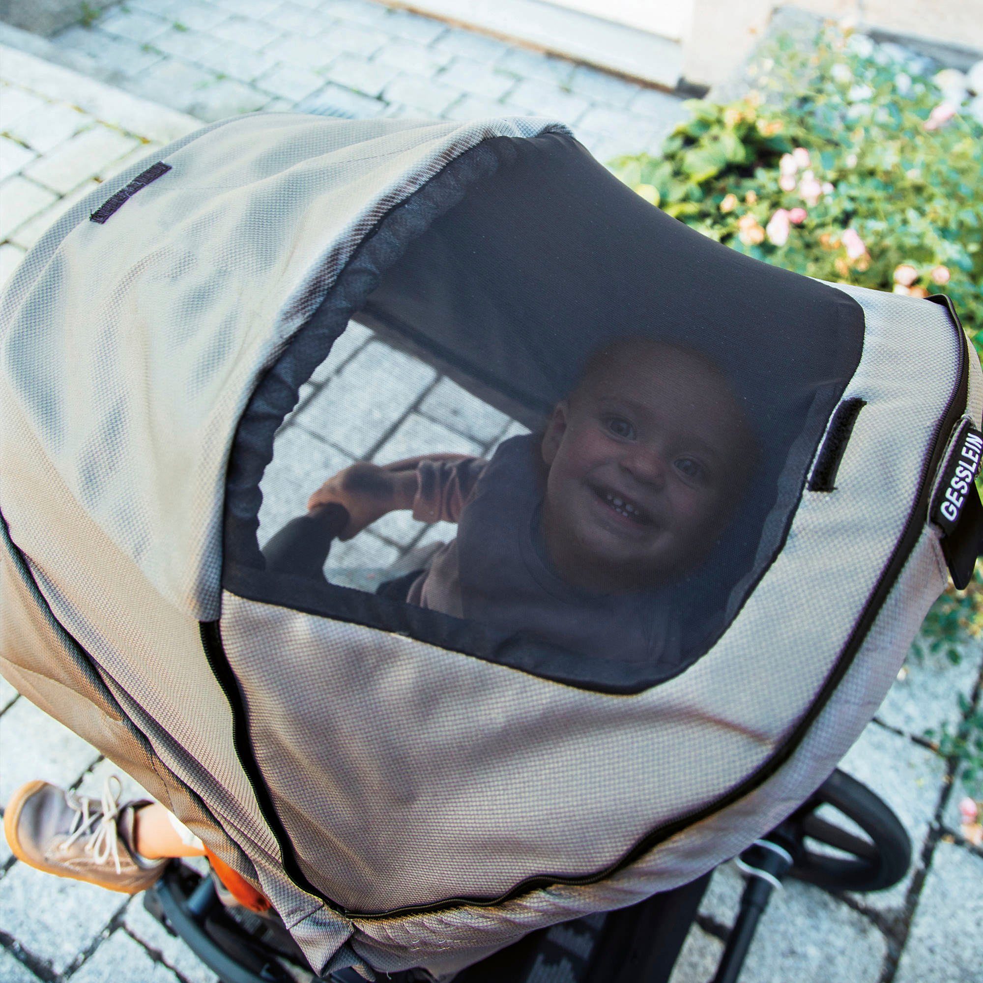 Babywanne FX4 mit und Gesslein Babyschalenadapter Soft+ C3 Style, Kombi-Kinderwagen Aufsatz moos/tabak, mit