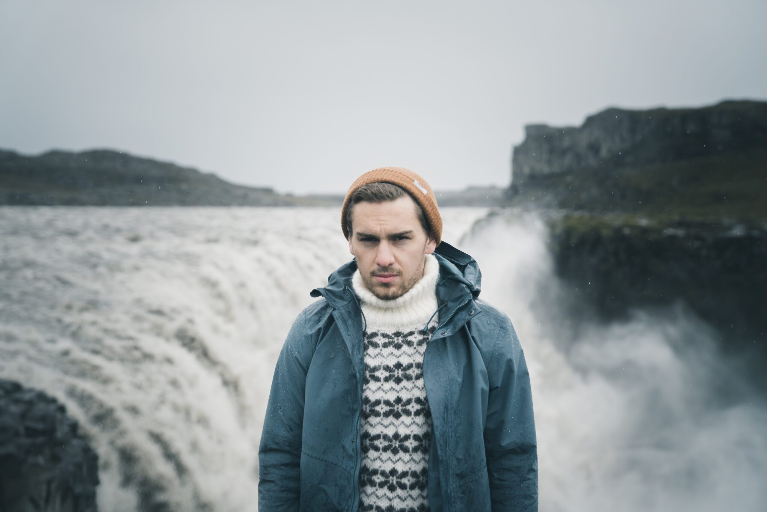 KIDKA Norwegerpullover - Isländischer Rollkragenpullover für Damen / Herren - Farbe weiß - aus rauer isländischer Wolle