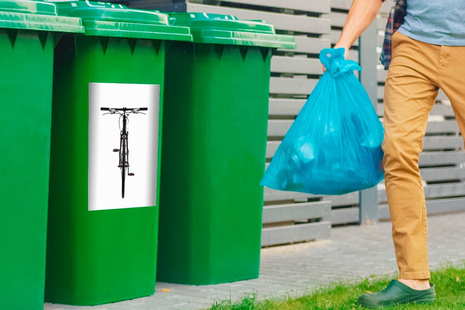 Vorderansicht Wandsticker MuchoWow Mülltonne, (1 Mountainbikes Container, Abfalbehälter Mülleimer-aufkleber, St), Sticker, eines