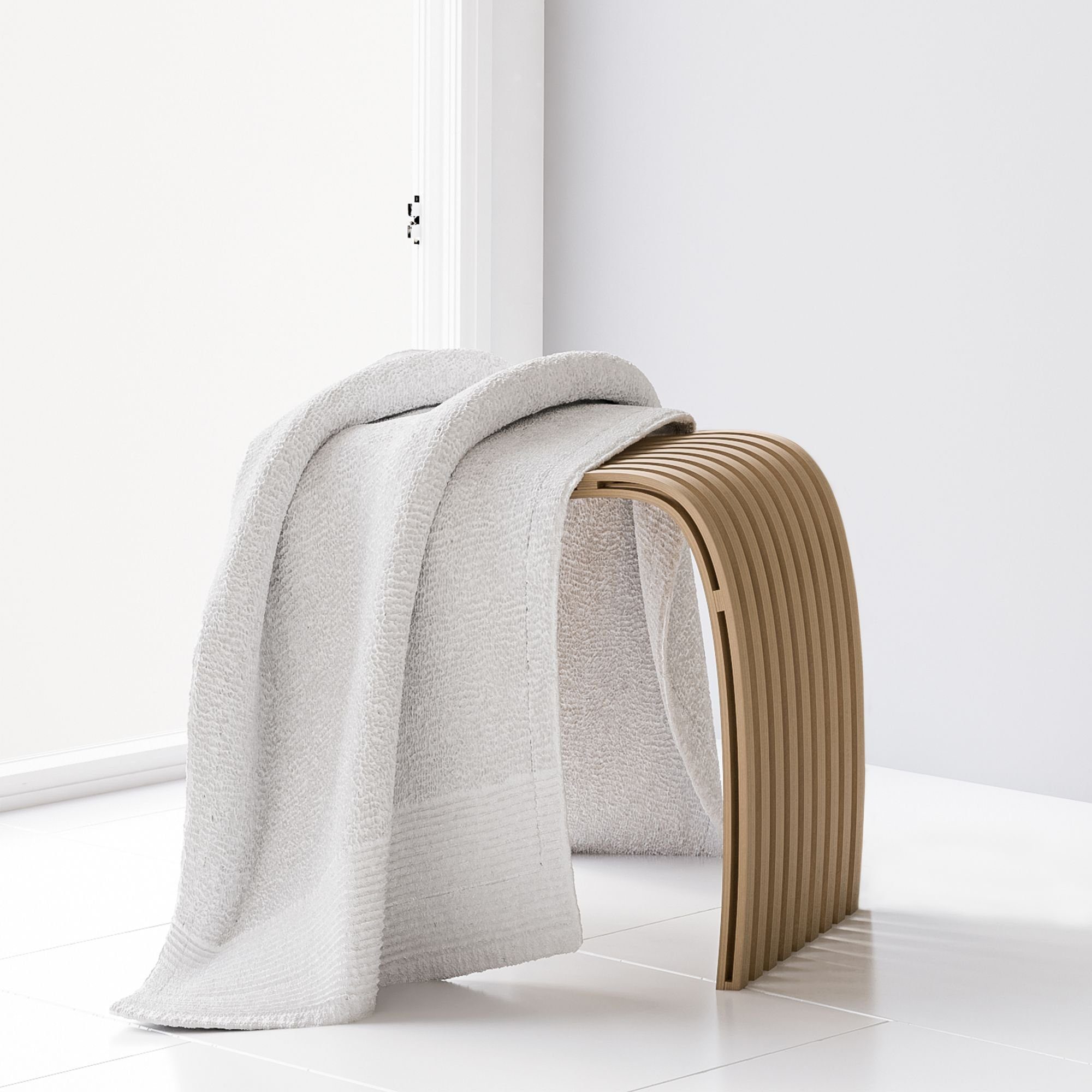 Schulte Dusch- und Badhocker aus Bambus, belastbar bis 130,00 kg, ergonomisch geformt, rutsch- und standfest