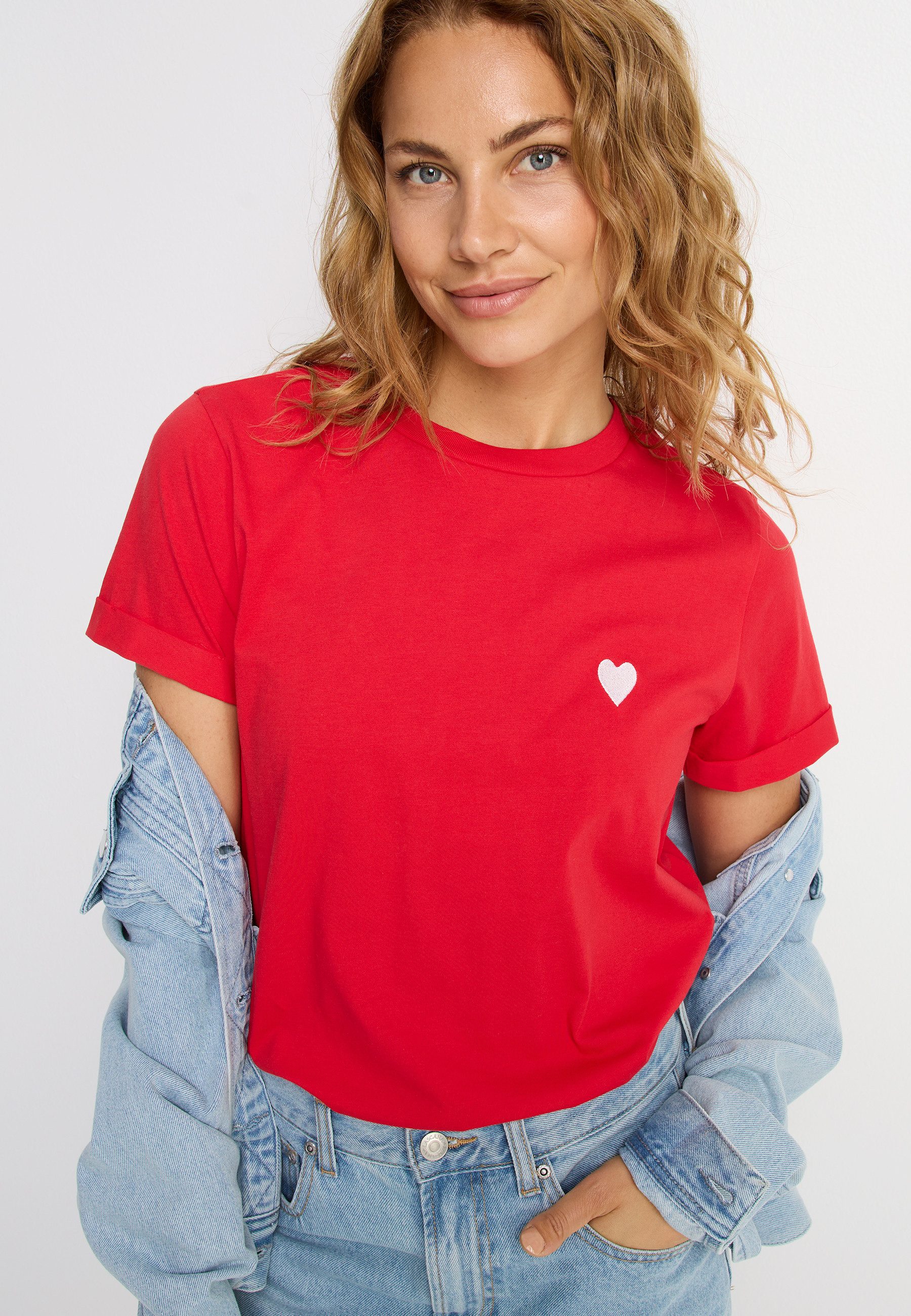 LASCANA T-Shirt mit süßer Herz-Stickerei, Kurzarmshirt aus Baumwolle, Muttertag