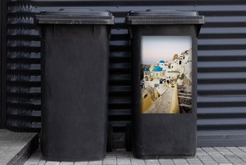 MuchoWow Wandsticker Die weißen Häuser von Oia auf Santorin in Griechenland (1 St), Mülleimer-aufkleber, Mülltonne, Sticker, Container, Abfalbehälter