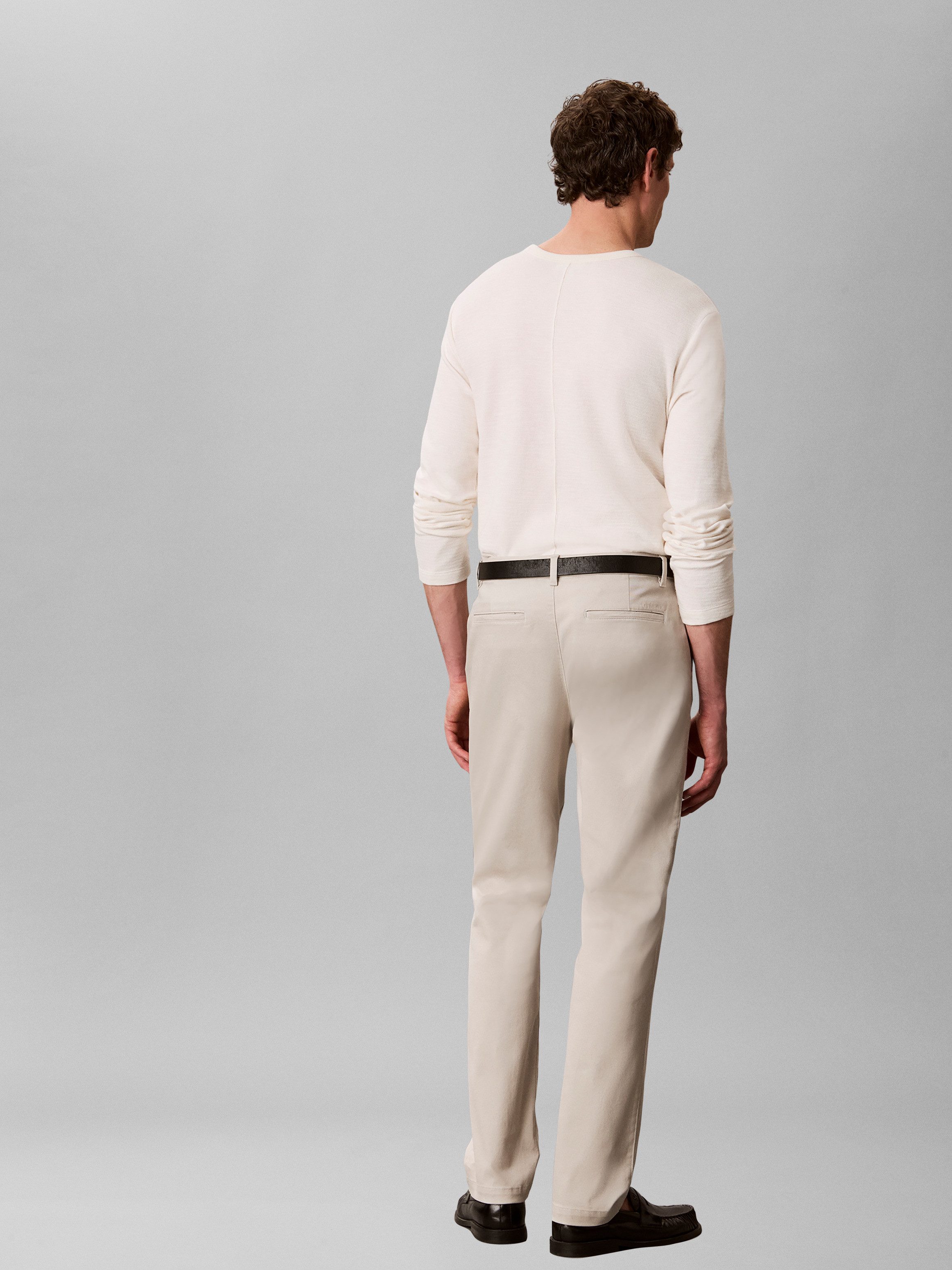 Calvin Klein Jeans Chinohose Mit Gürtelschlaufen – Bild 2 von 4