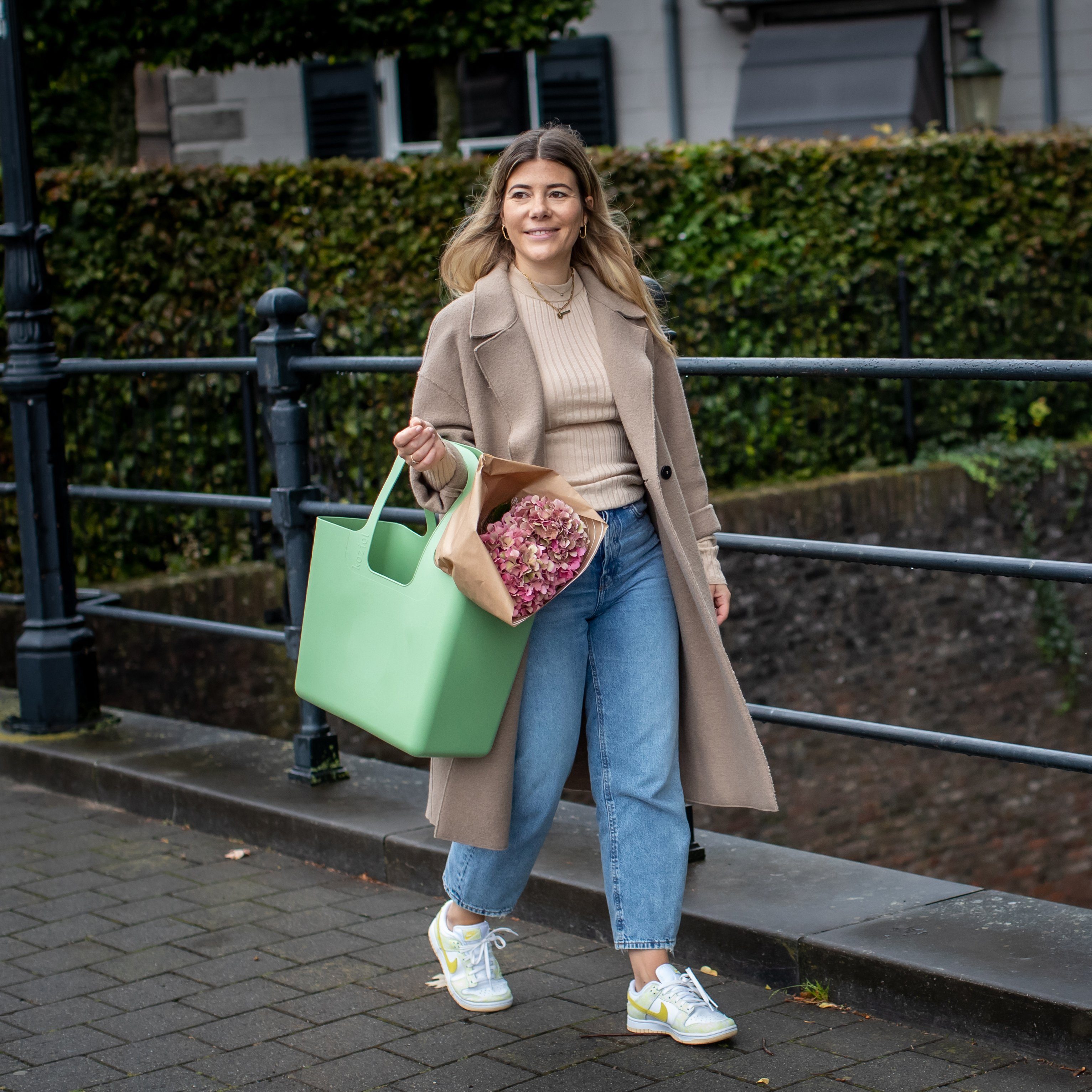 (1-tlg), neutrale Germany,CO² 100%recycelbar,100%made Henkeltasche Produktion,melaminfrei grün-nature KOZIOL in XL