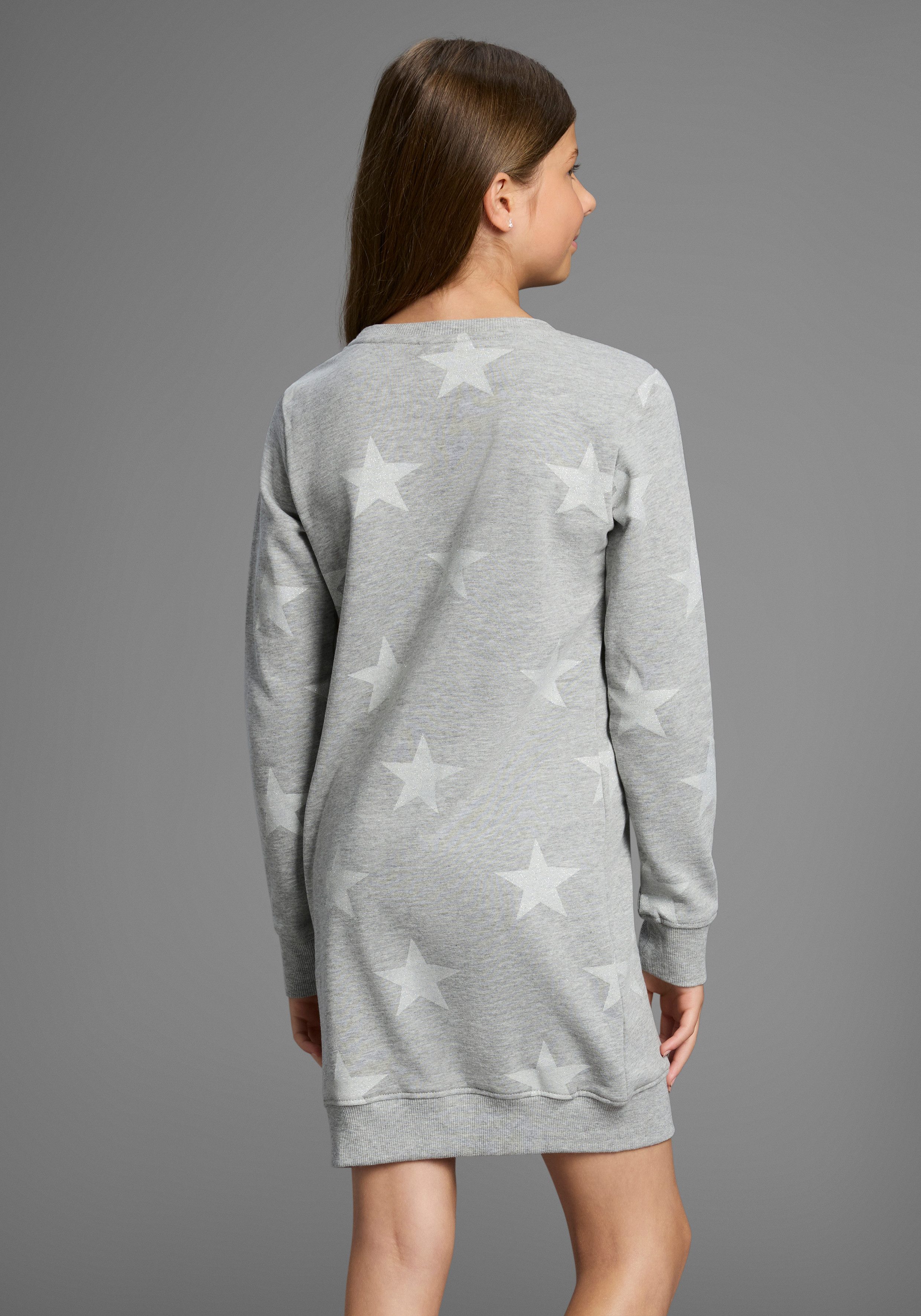 KIDSWORLD Sweatkleid Sterne-Allover Kleid für den Alltag, ca. Mitte Oberschenkel Länge, sportlicher Touch