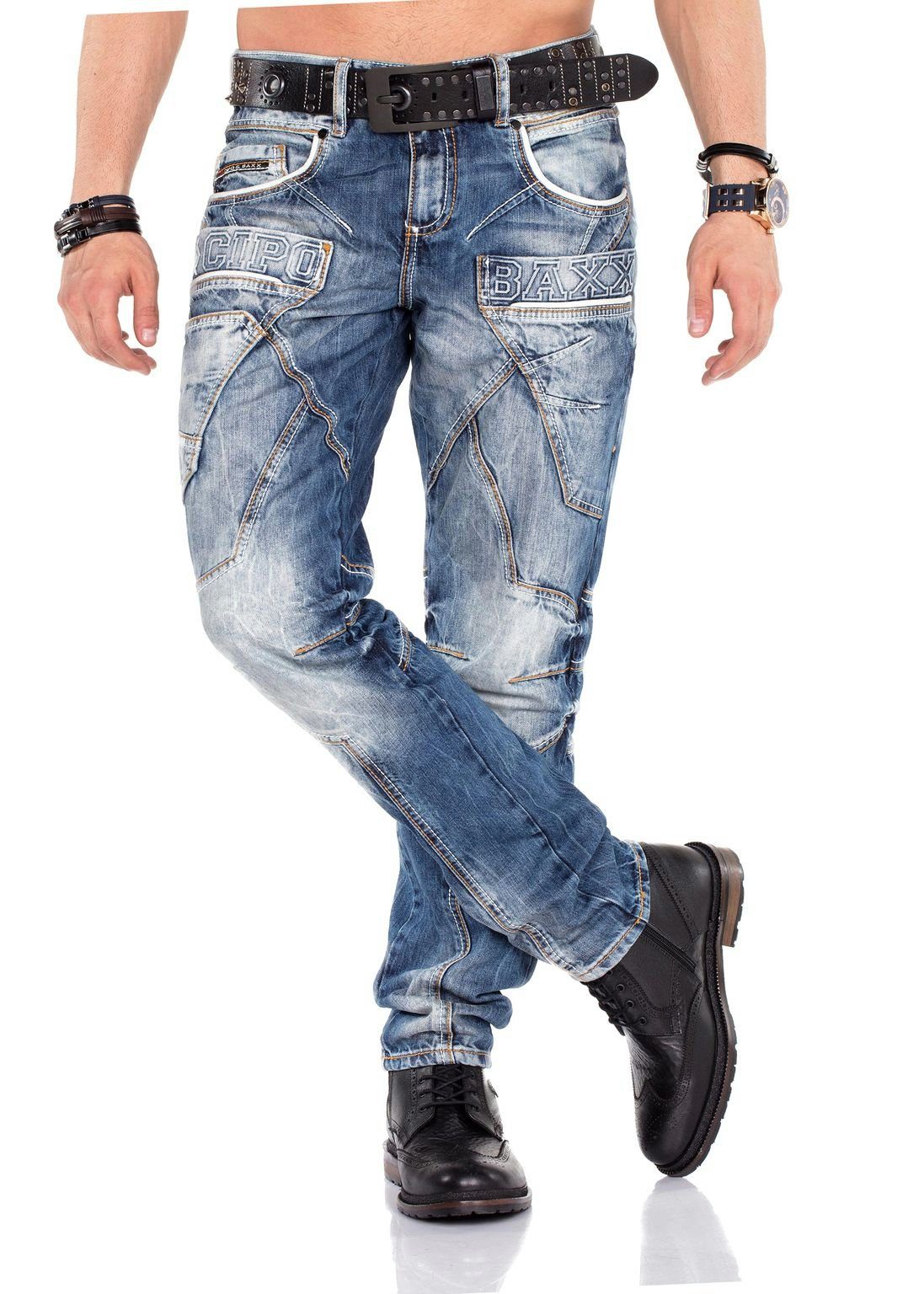 Cipo & Baxx Straight-Jeans mit Ziernähten und großem Schriftzug