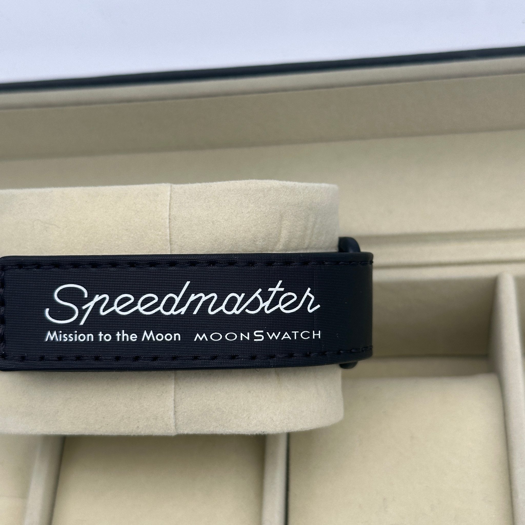 Swatch Chronograph MISSION TO THE MOONPHASE Swatch x Omega - NEW MOON SO33B günstig online kaufen