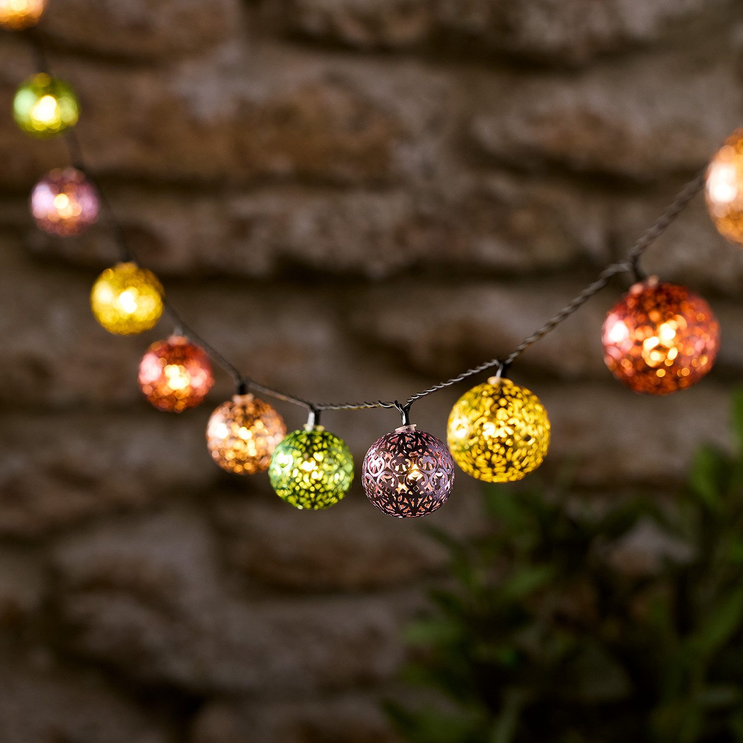 Lights4fun LED-Lichterkette 20er Solar Lichterkette marokkanische Kugeln bunt USB wiederaufladbar