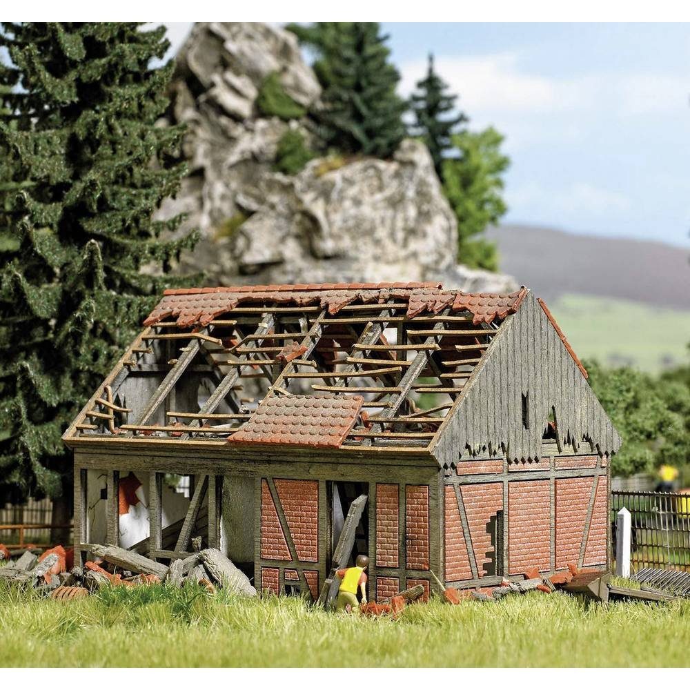 Modelleisenbahn-Gebäude H0 Verfallene Stallung