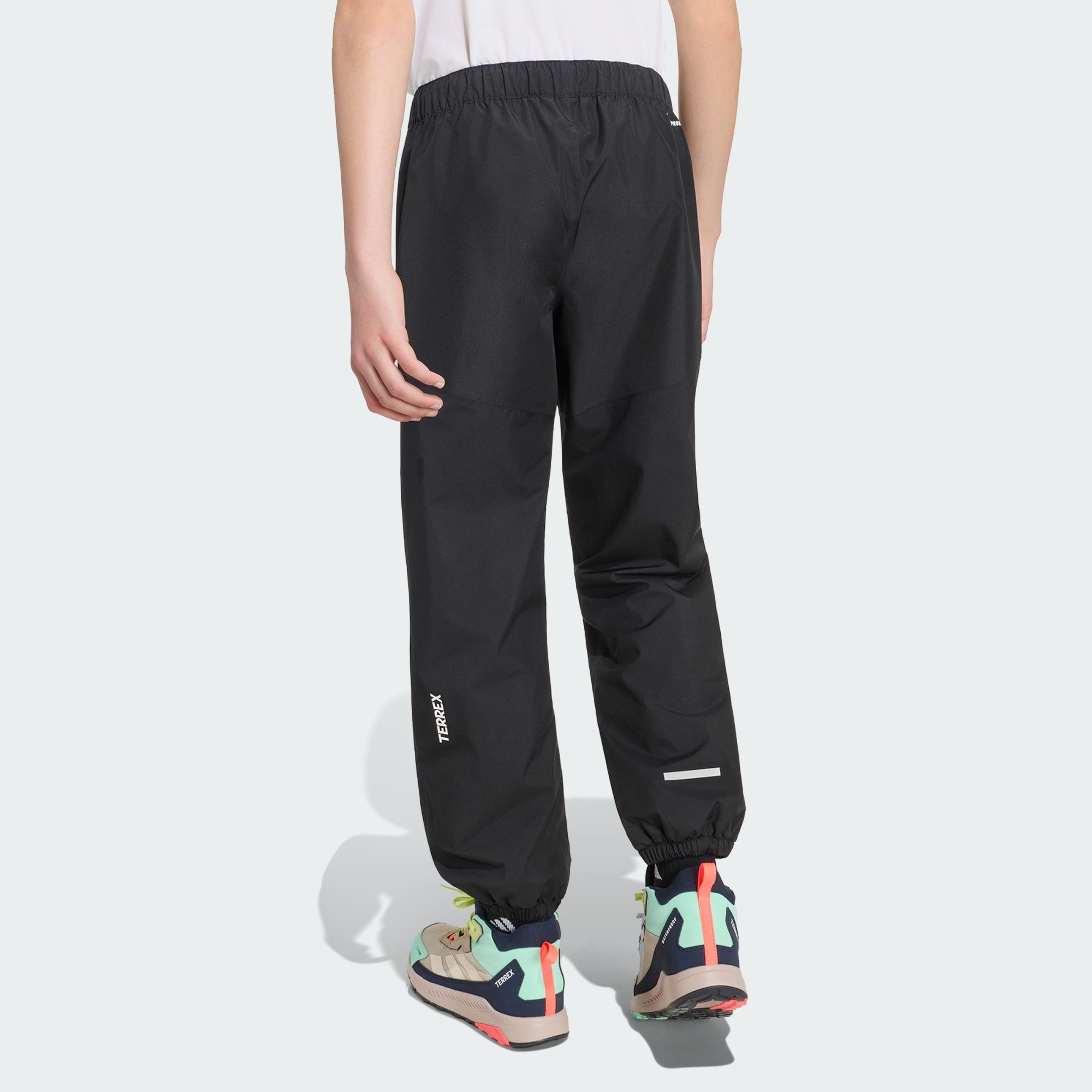 adidas TERREX Trainingshose TERREX MULTI 2 LAYER CLIMAPROOF KIDS REGENHOSE (1-tlg)
