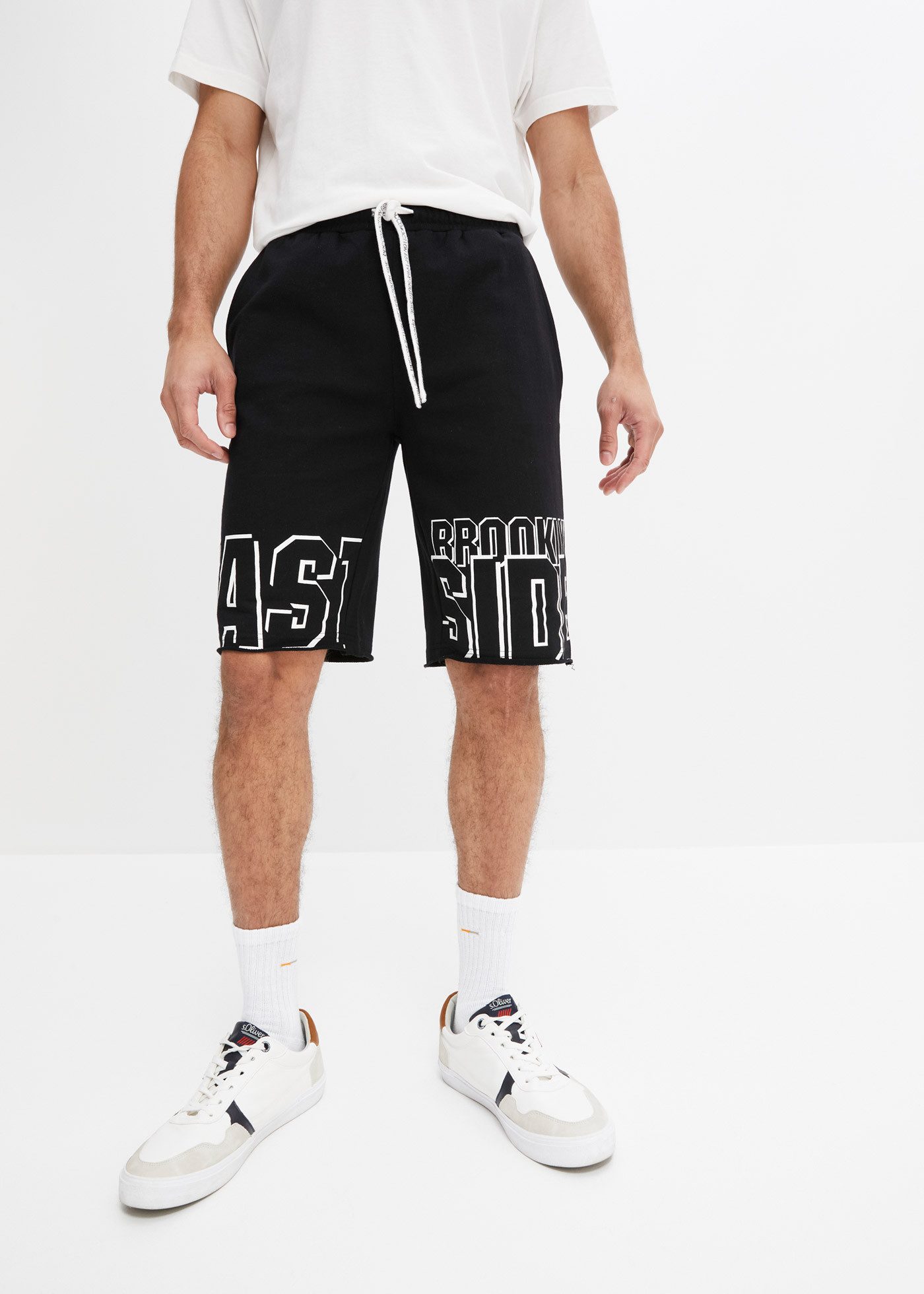 bonprix Sweatbermudas mit kontrastfarbenen Details