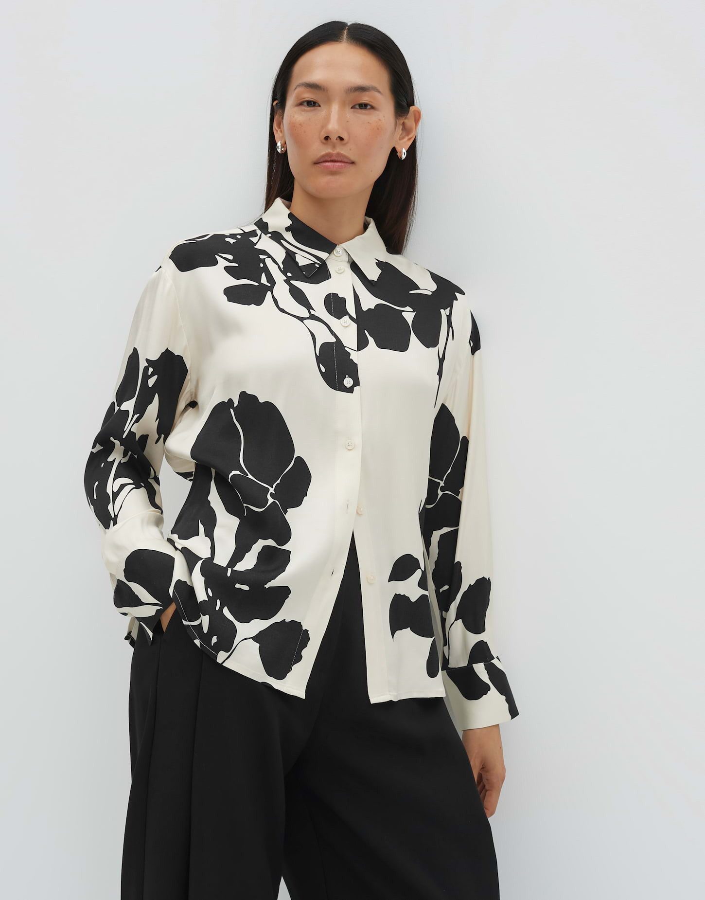 someday Langarmbluse Zeoul Printbluse aus Satin mit fließendem Fall Weite Passform, floral bedruckt mit Kellerfalte im Rücken